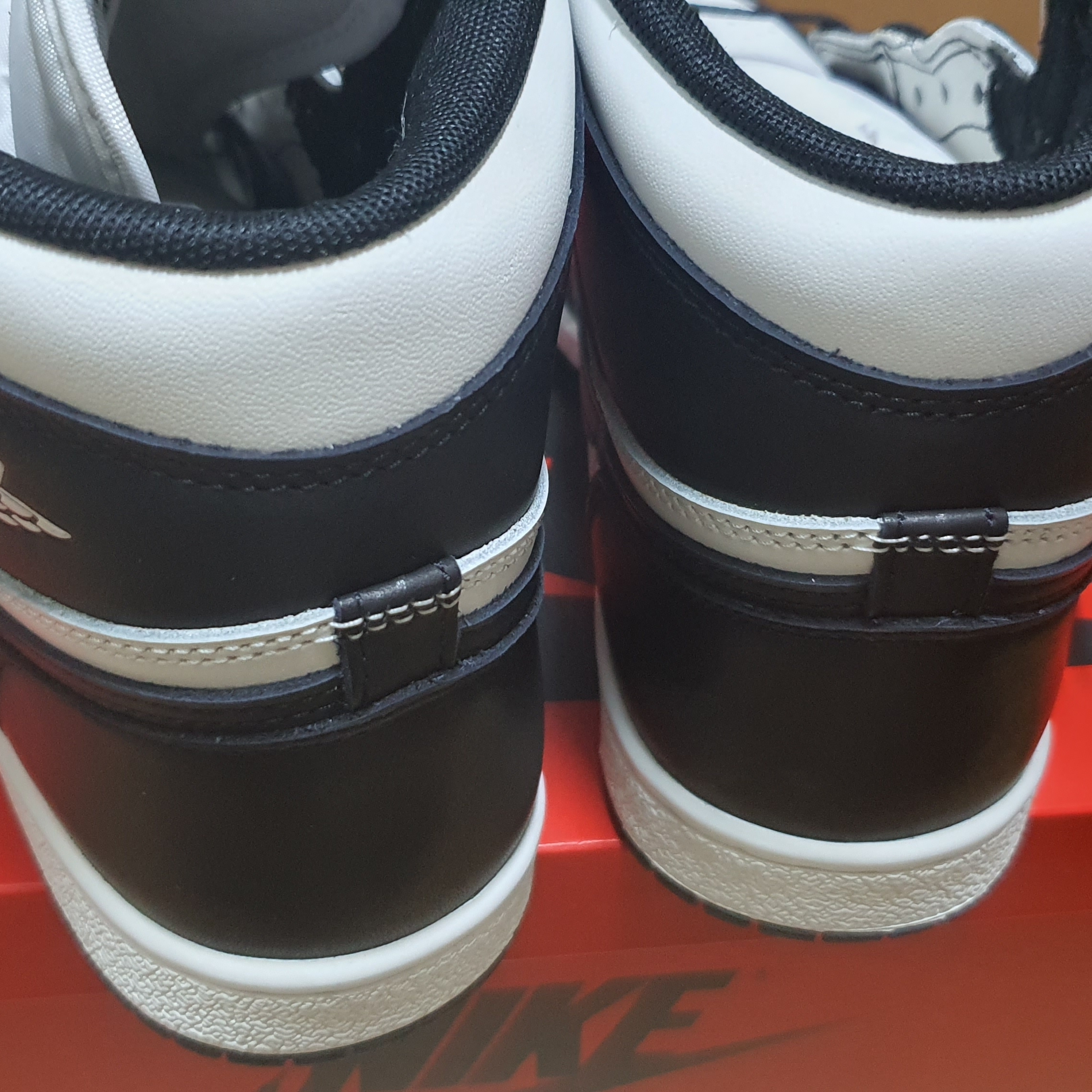 Jordan 1 High 85 Black White 착용 스타일 - 3