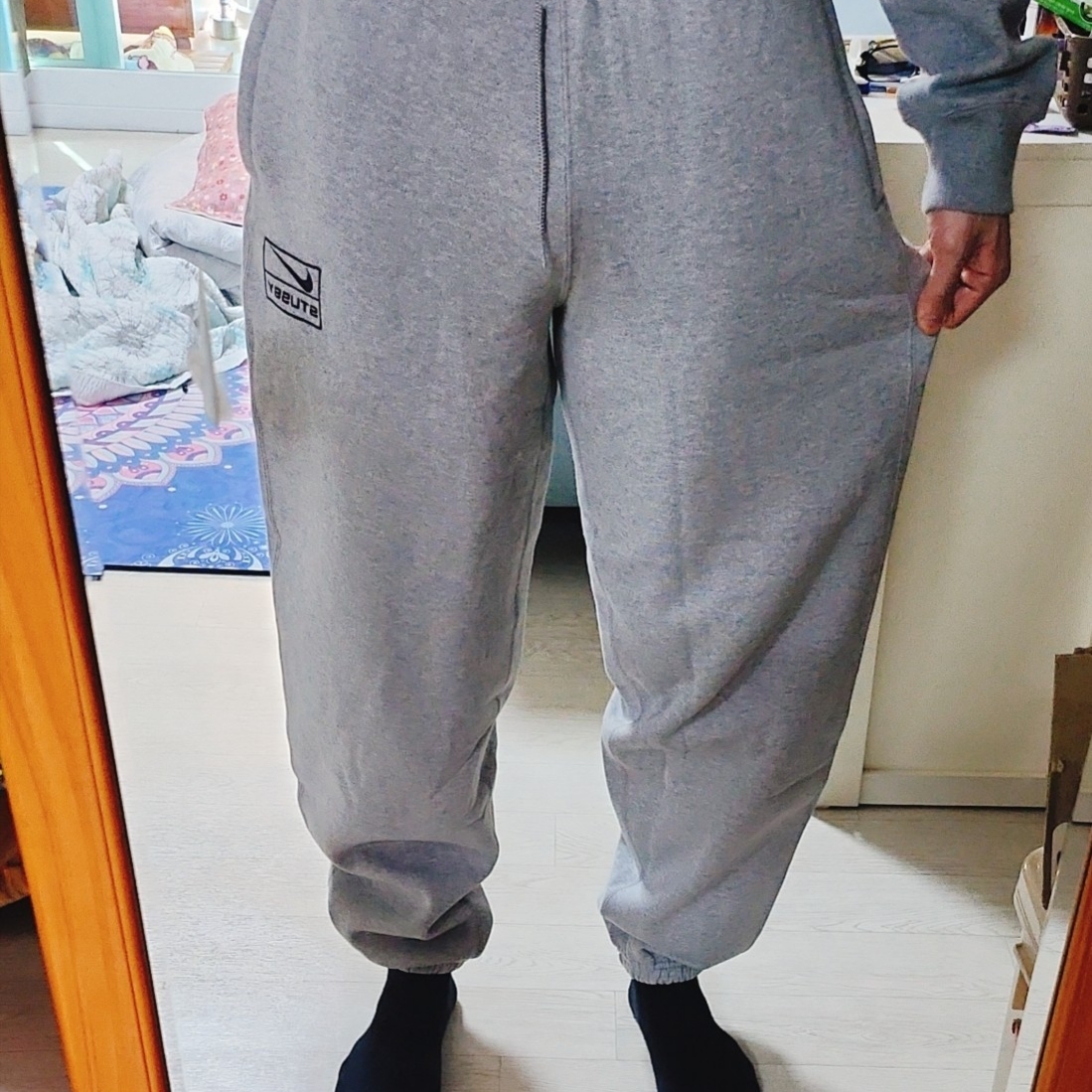 Nike x Stussy NRG Fleece Pants Dark Grey Heather (DO9340-063) 착용 스타일