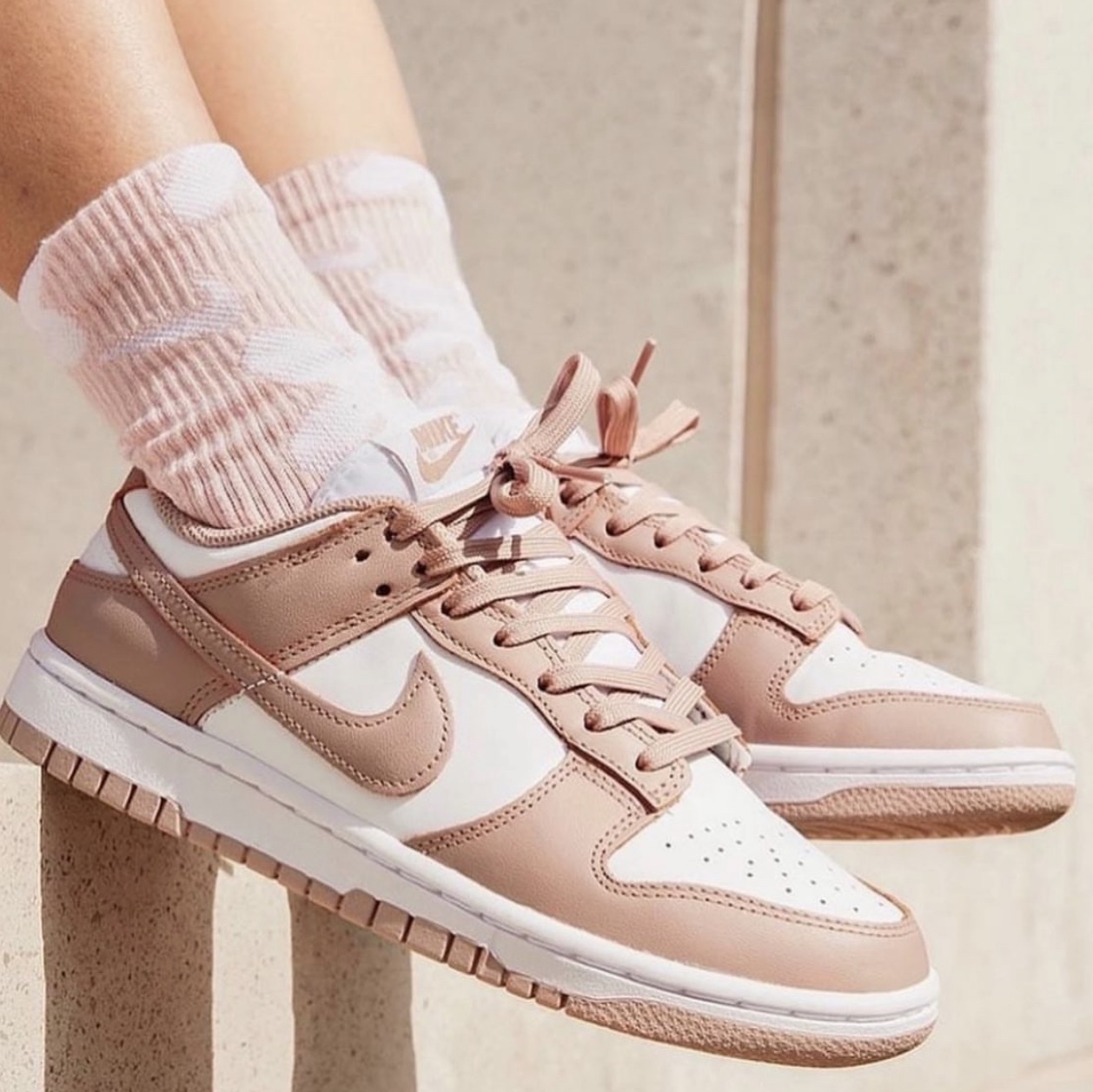 (W) Nike Dunk Low Rose Whisper 착용 스타일 - 5