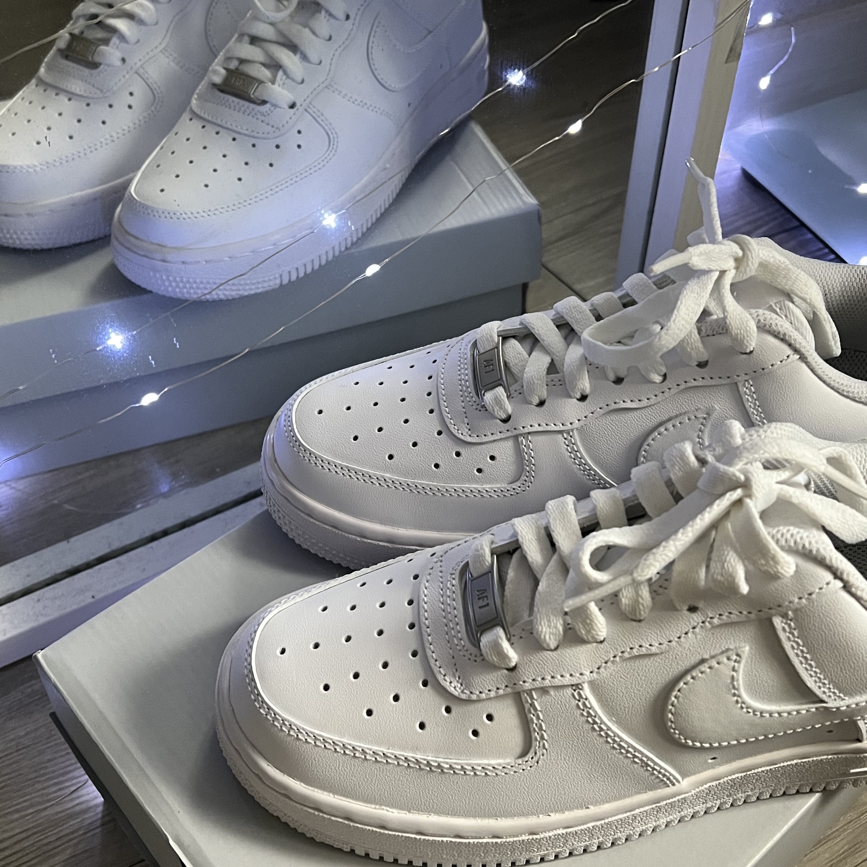 (W) Nike Air Force 1 '07 Low White 착용 스타일 - 2