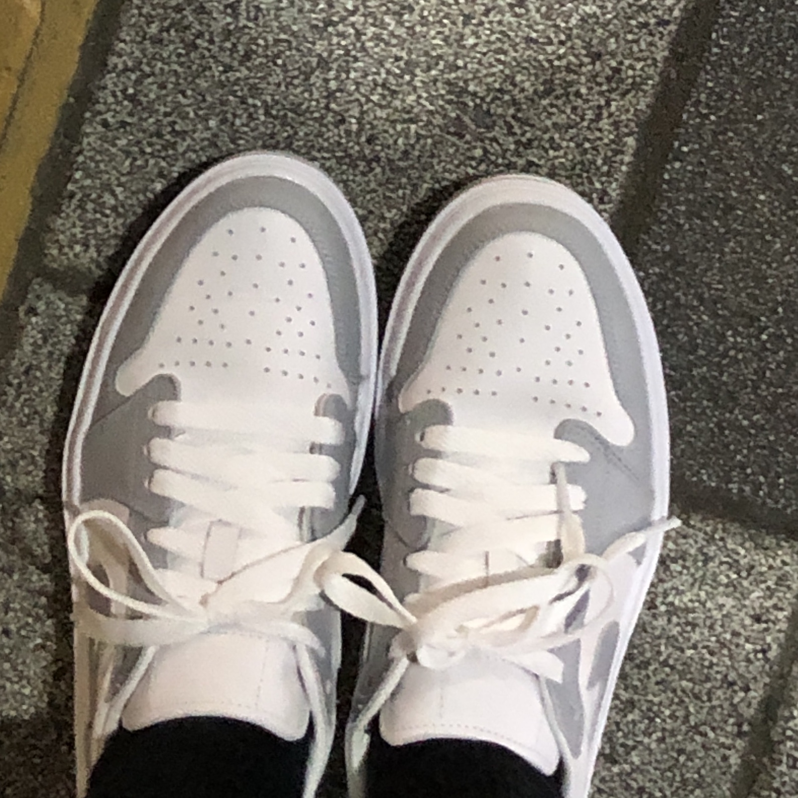 (W) Jordan 1 Elevate Low White and Wolf Grey 착용 스타일