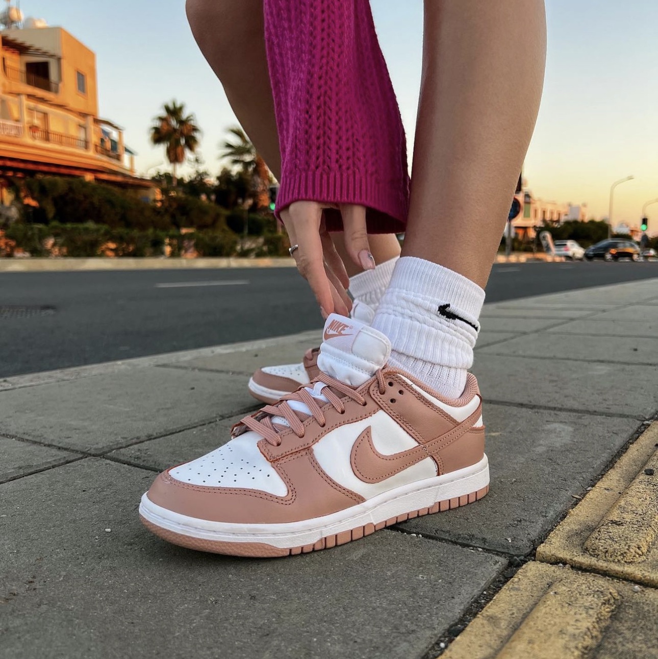 (W) Nike Dunk Low Rose Whisper 착용 스타일 - 5