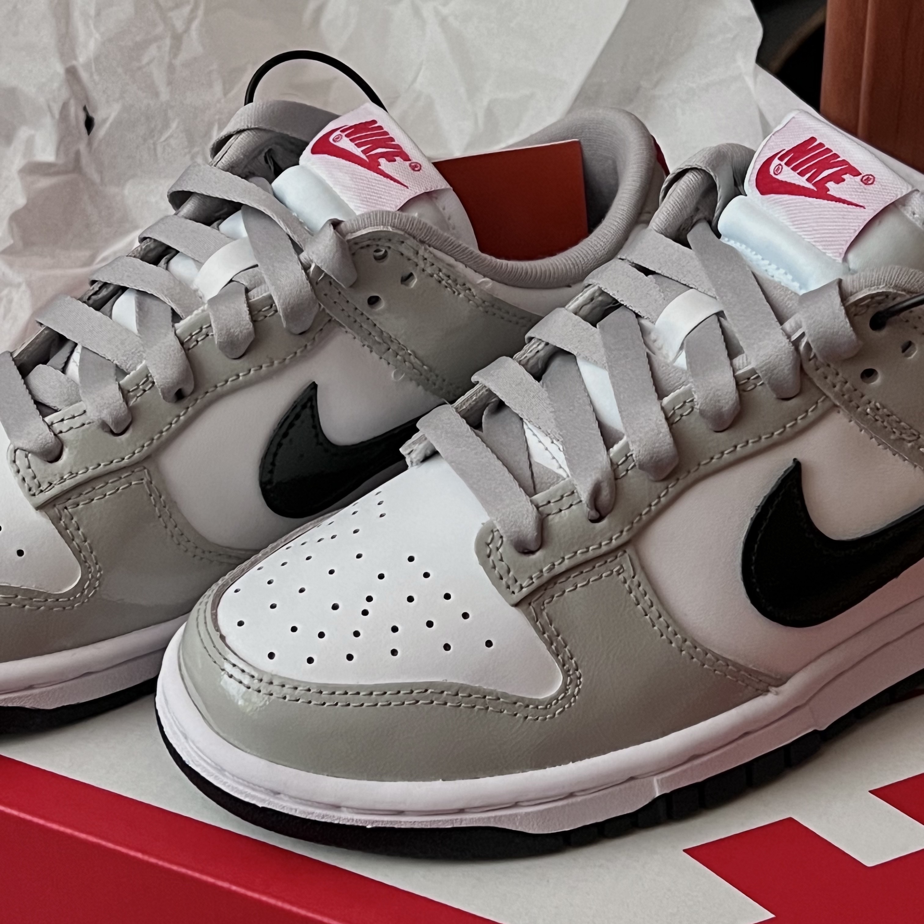 (W) Nike Dunk Low Essential Light Iron Ore Black 착용 스타일 - 2