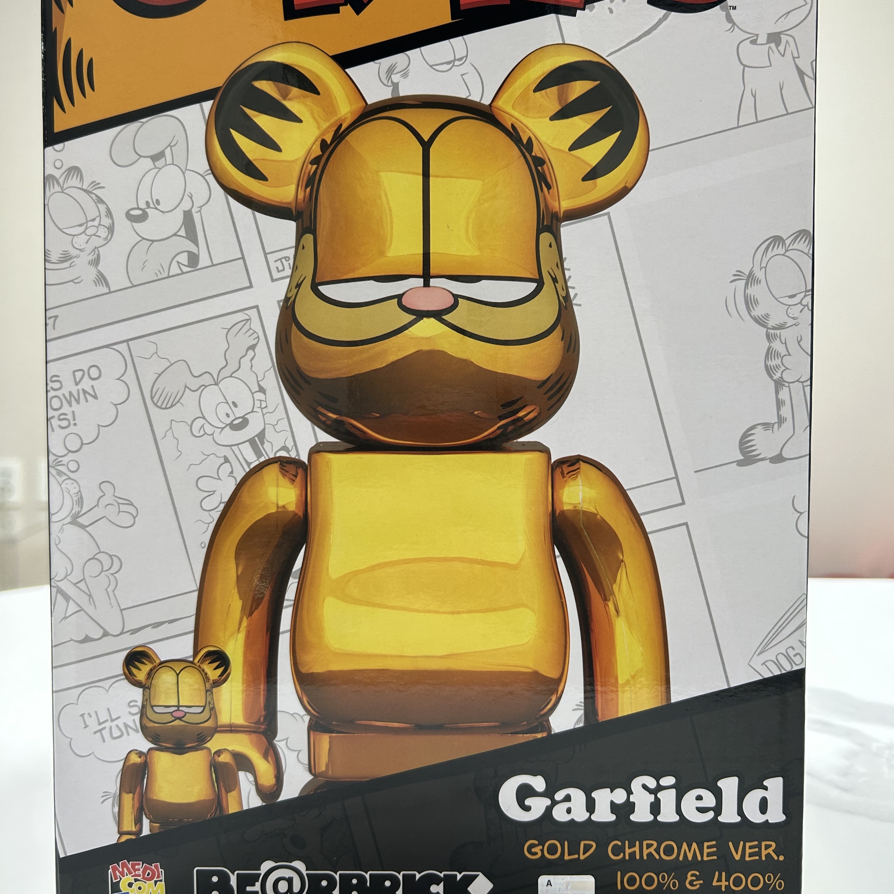 Bearbrick Garfield Gold Chrome Ver. 100% & 400% Set 착용 스타일