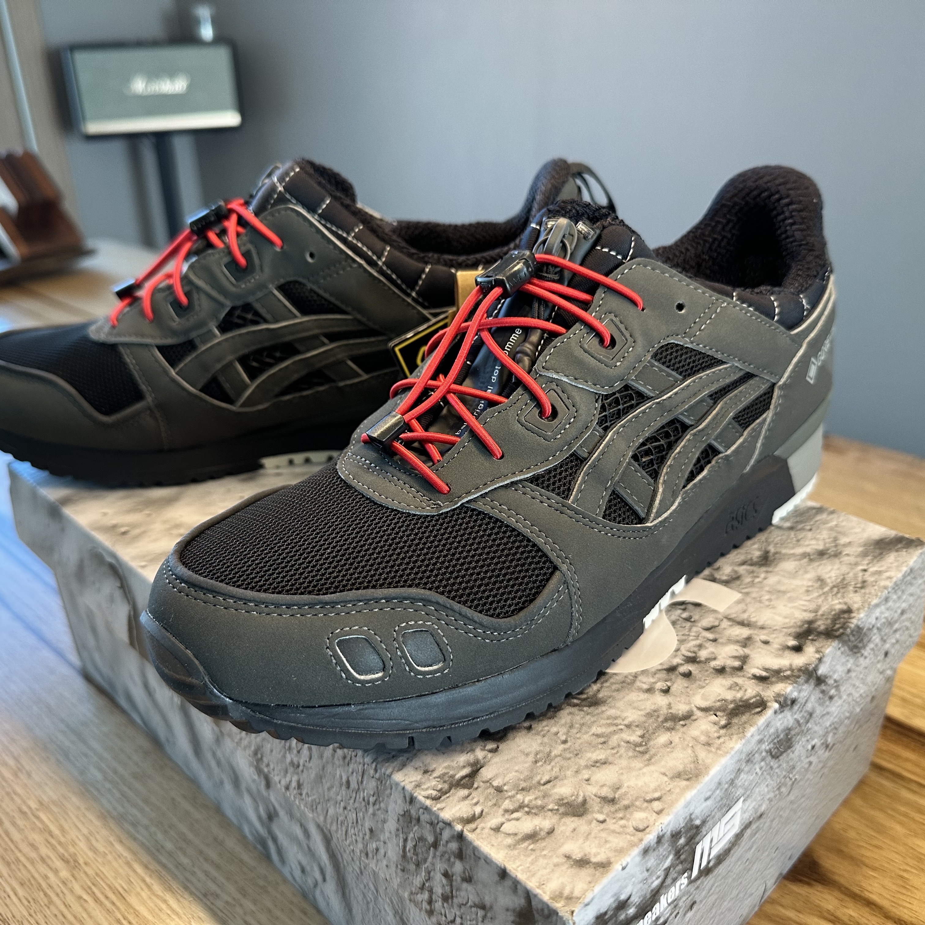 Asics x Bal x Mita Sneakers Gel-Lyte III OG Gore-Tex Gunmetal Black 착용 스타일 - 3