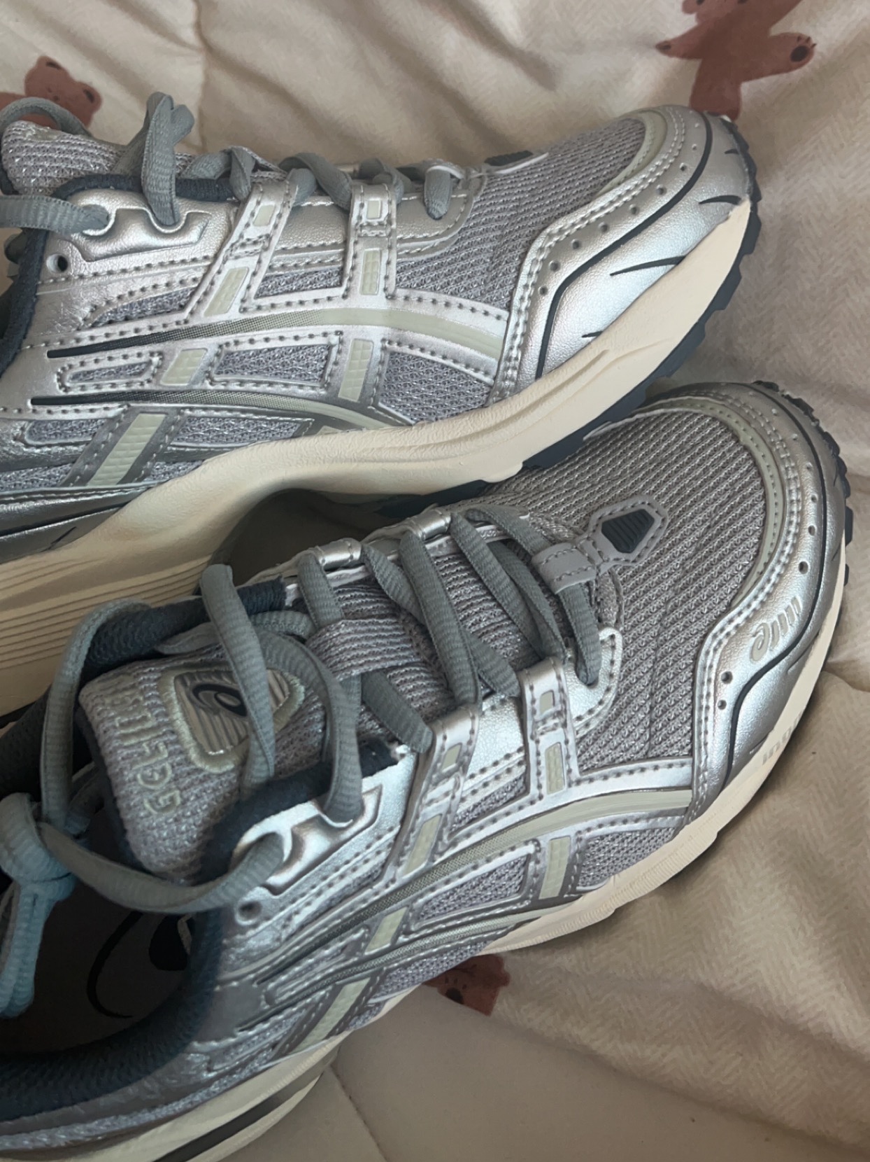 Asics Gel-1090 Piedmont Grey 착용 스타일 - 2