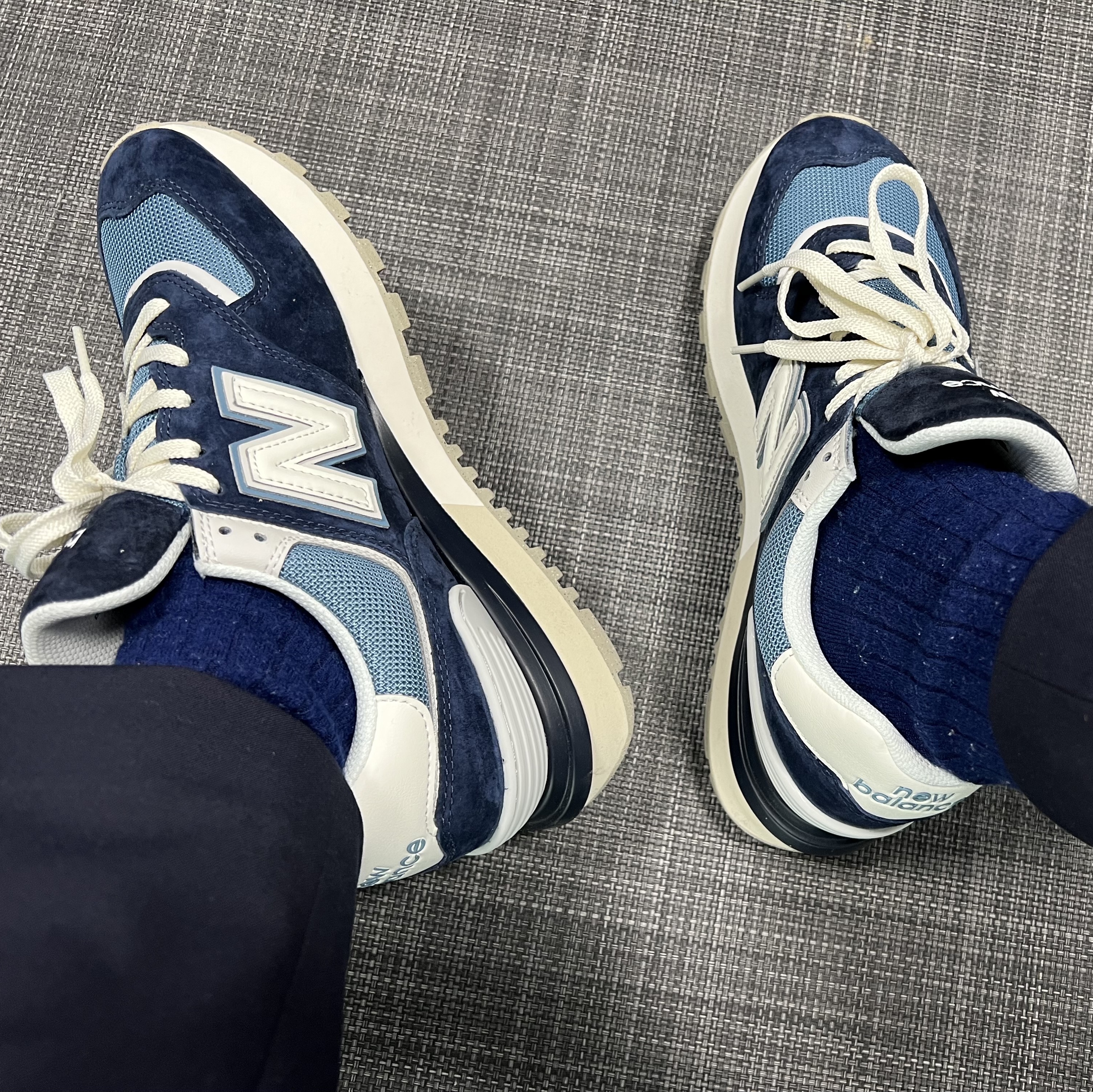New Balance 574 Legacy Navy Sea Salt 착용 스타일
