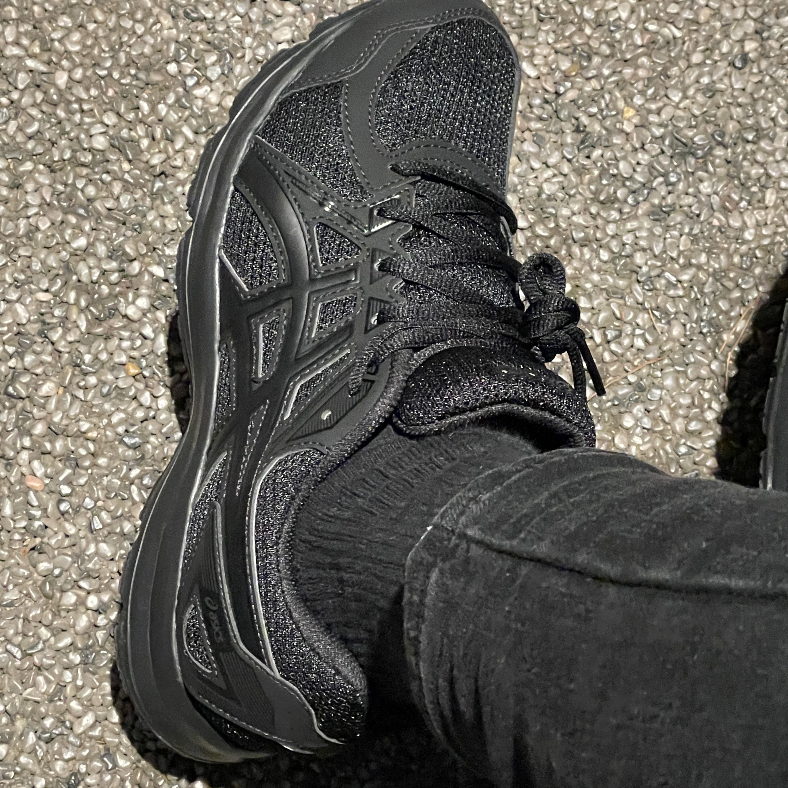 Asics Jog 100 2 Black 착용 스타일 - 1