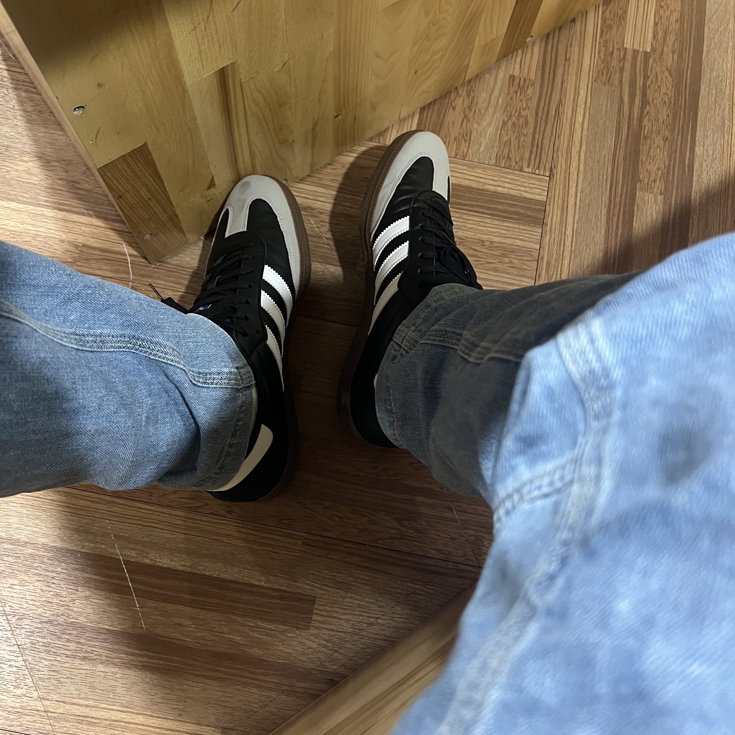 Adidas Samba Vegan Black White 착용 스타일