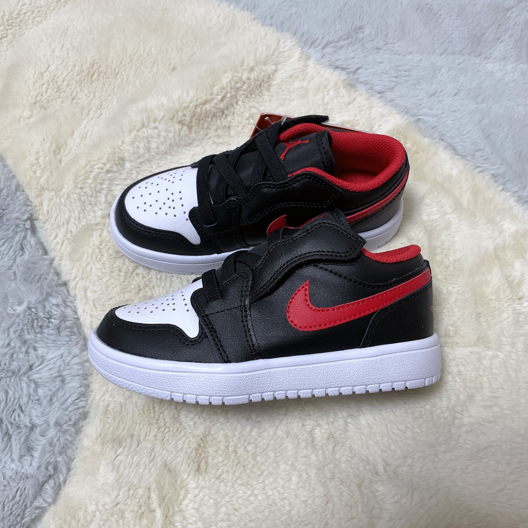(PS) Jordan 1 Low Alt Black Fire Red 착용 스타일 - 2