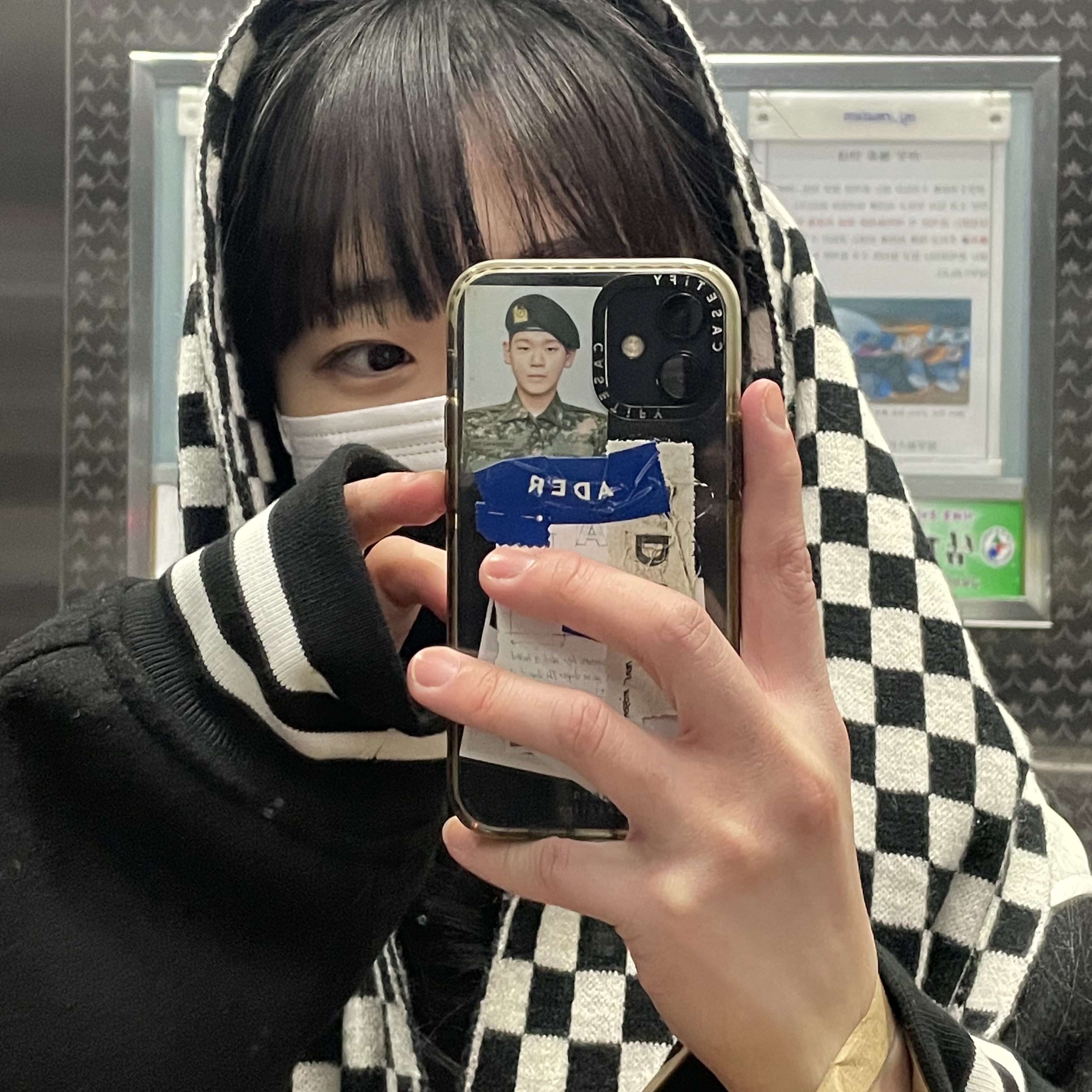 Casetify x Ader Error Sketch Impact iPhone Case 착용 스타일