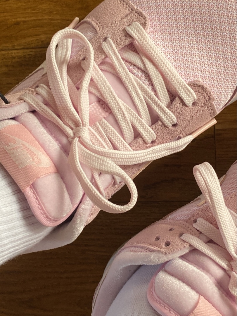 (W) Nike Dunk Low SE Light Soft Pink 착용 스타일 - 2