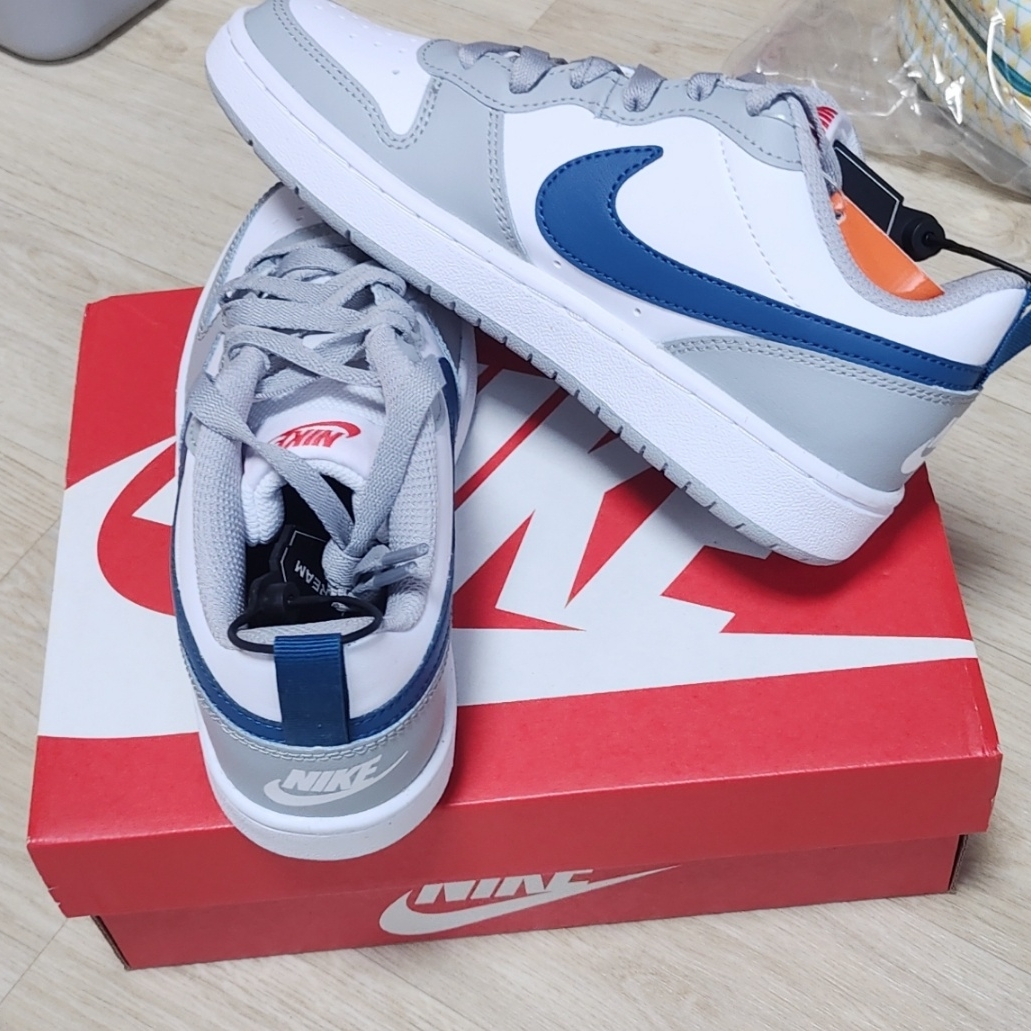 (GS) Nike Court Borough Low 2 Light Smoke Grey 착용 스타일 - 1