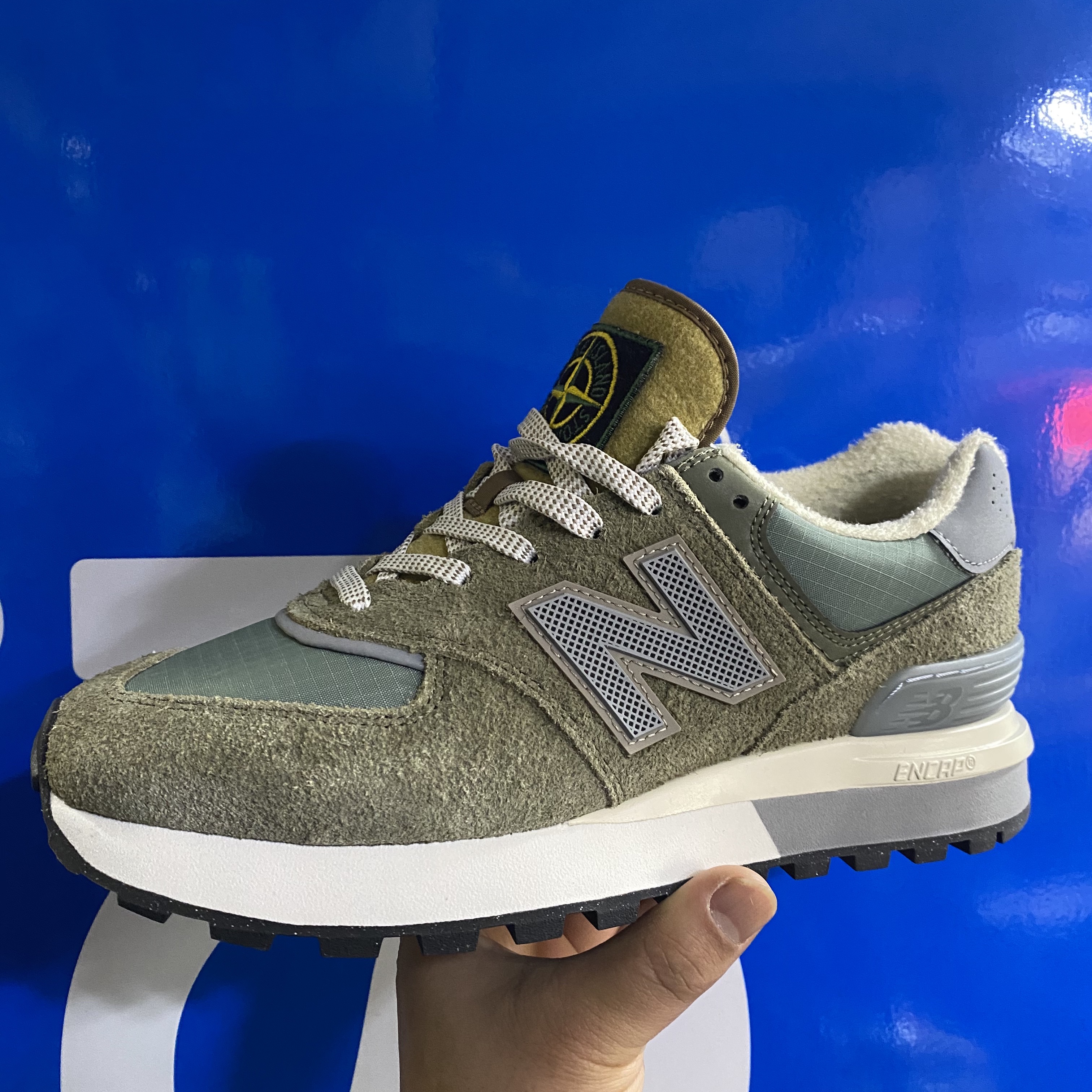 New Balance x Stone Island 574 Legacy Green 착용 스타일