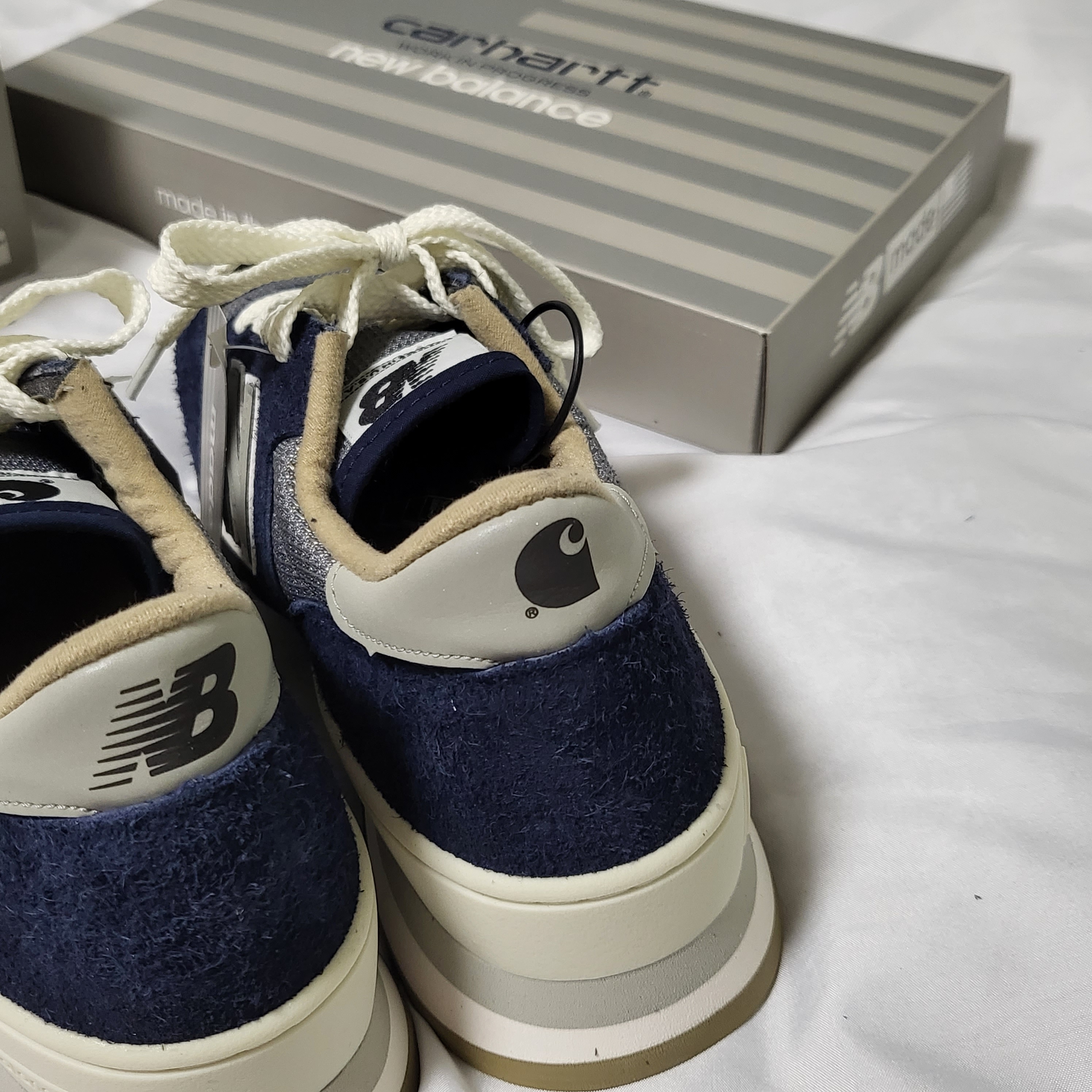 New Balance x Carhartt WIP 990v1 Made in USA Sculpture Center 착용 스타일 - 4