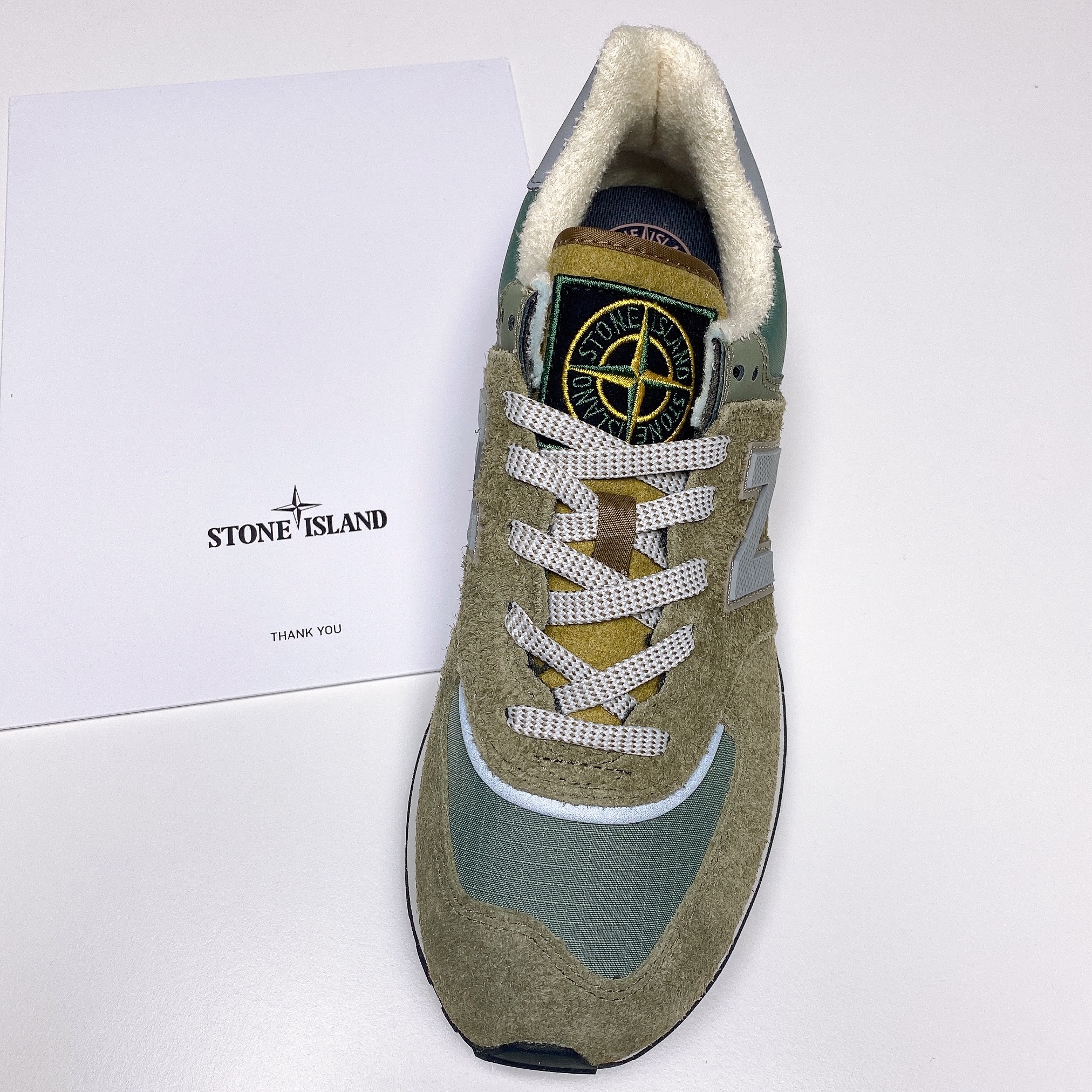 New Balance x Stone Island 574 Legacy Green 착용 스타일 - 5