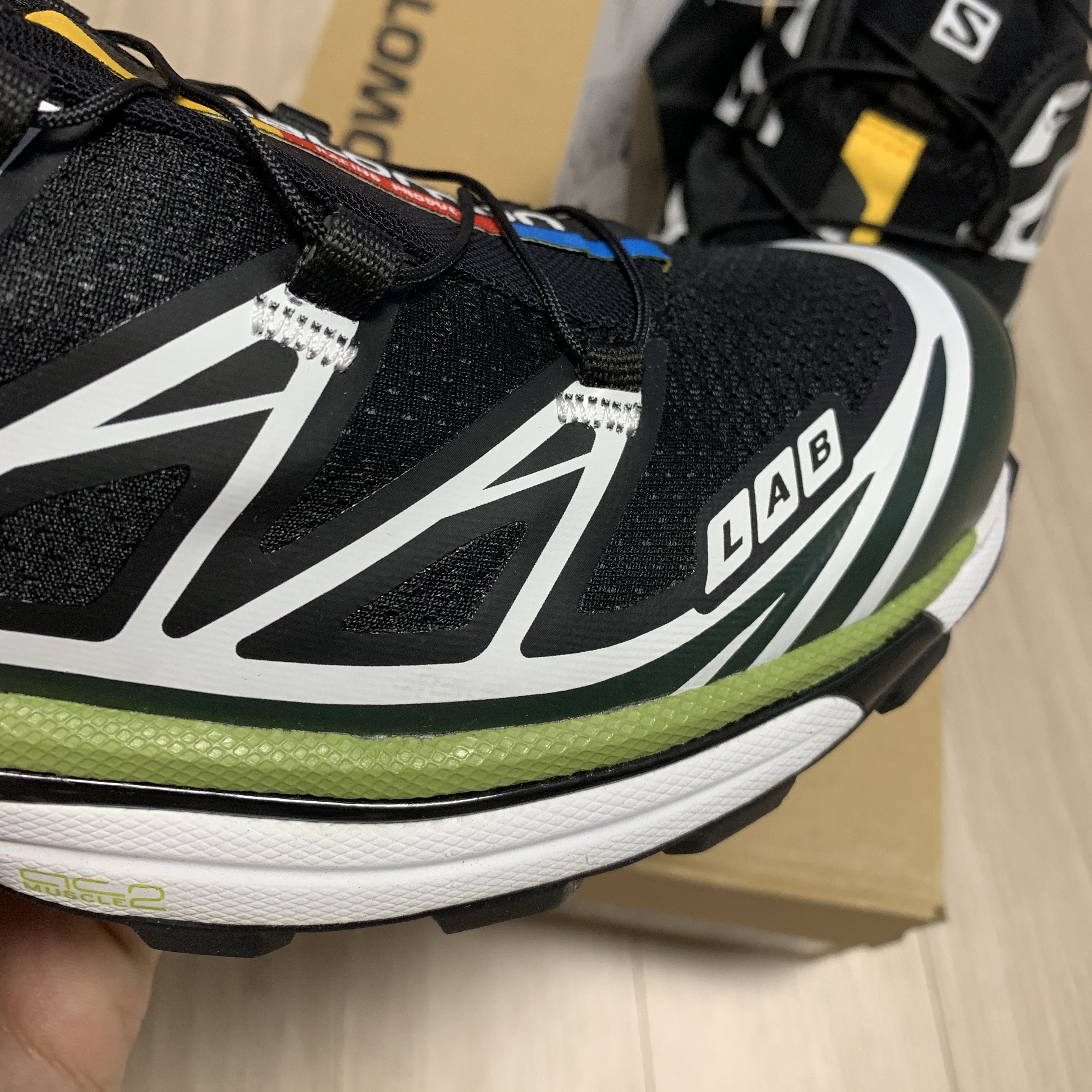 Salomon XT-6 Scarab Black 착용 스타일 - 2