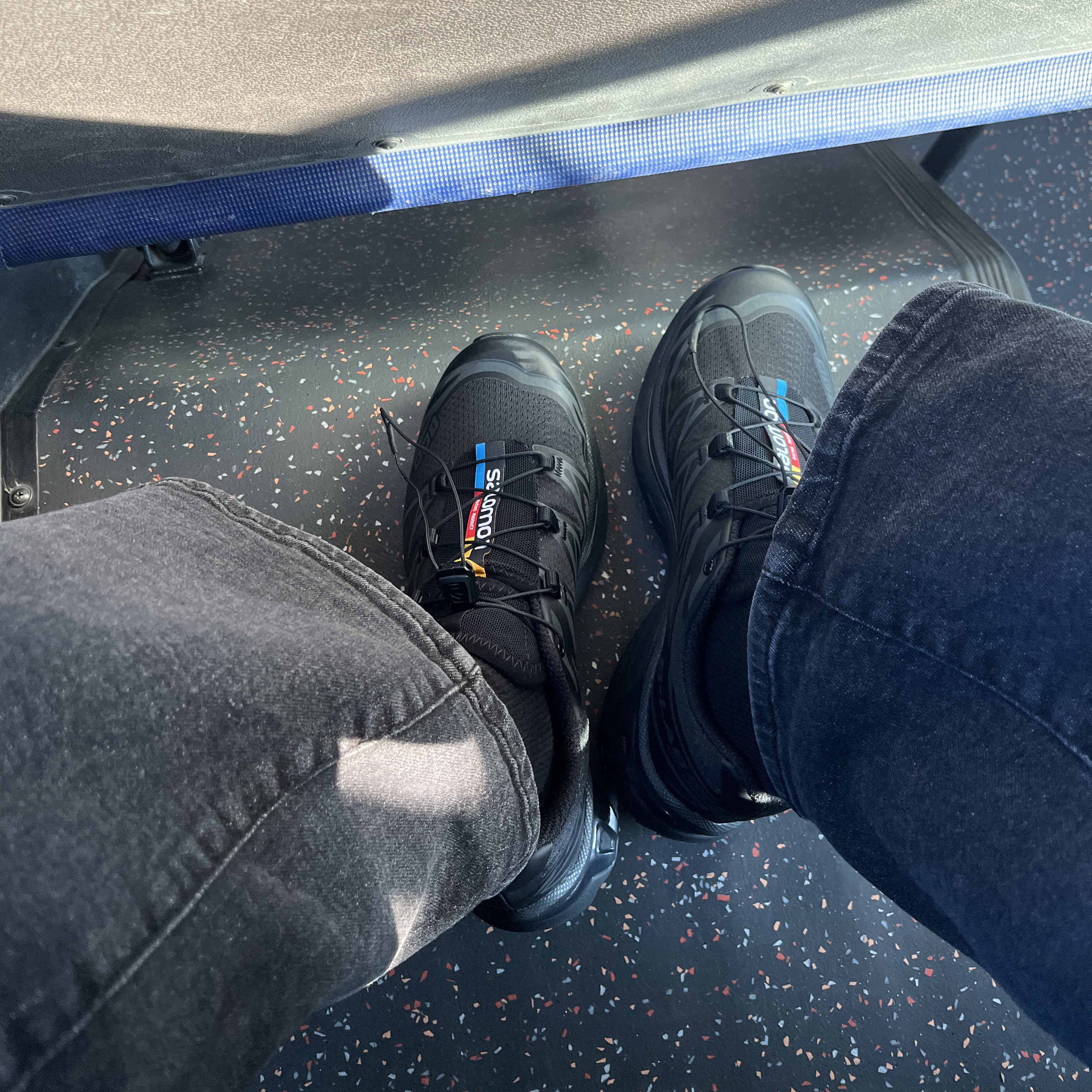 Salomon XT-6 ADV Black 착용 스타일