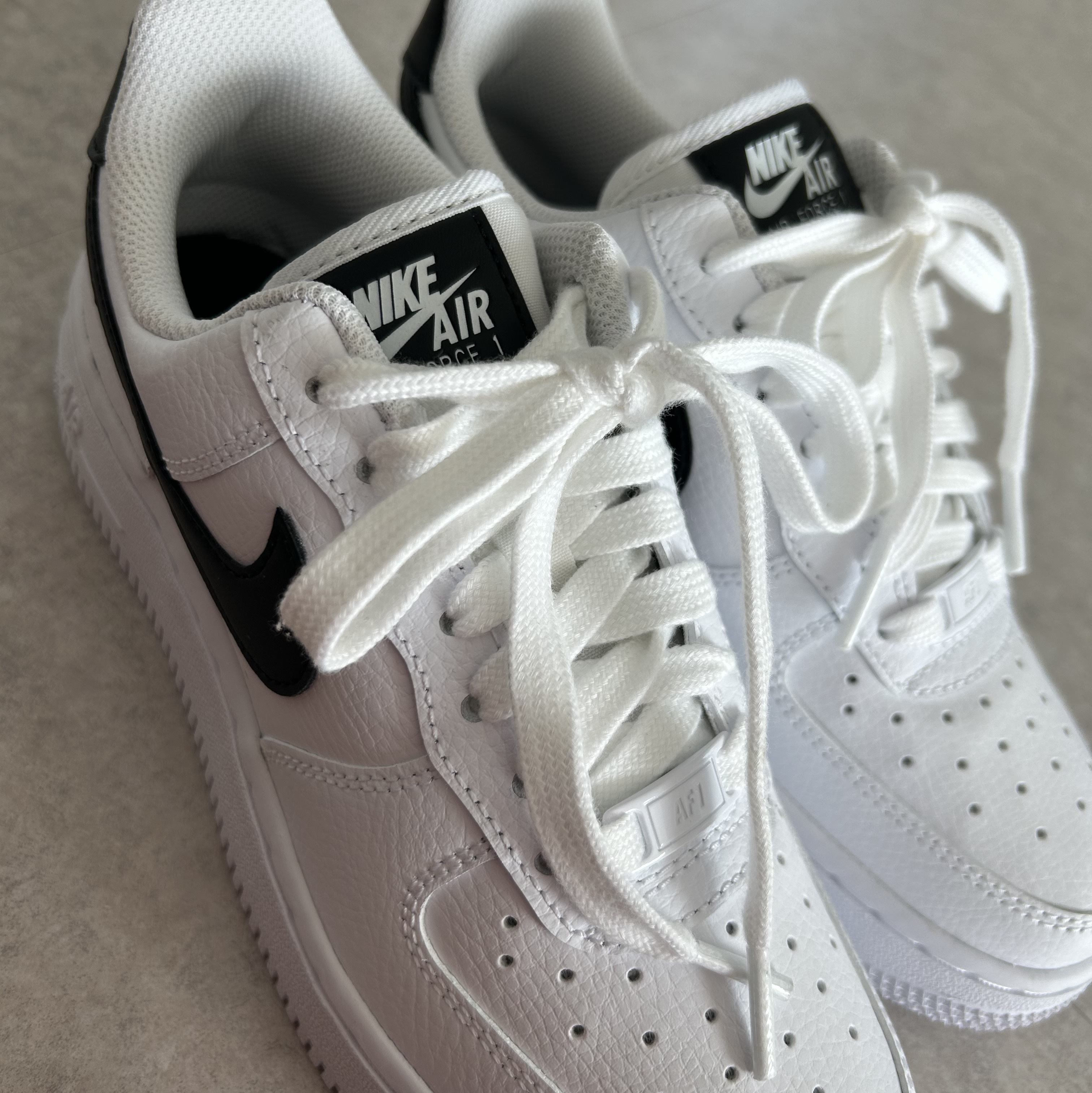 (W) Nike Air Force 1 '07 White Black 착용 스타일