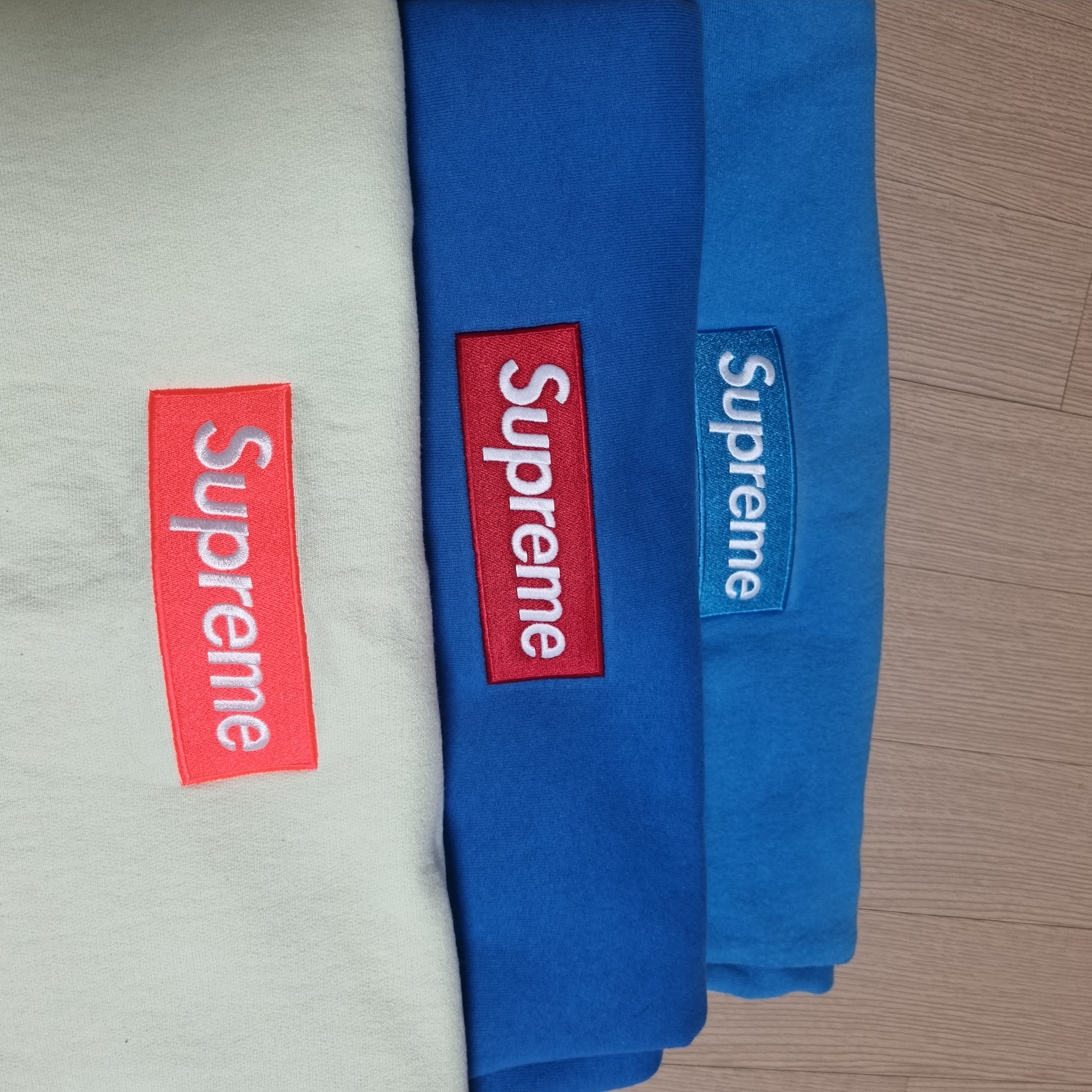 Supreme Box Logo Crewneck Blue - 22FW 착용 스타일 - 4