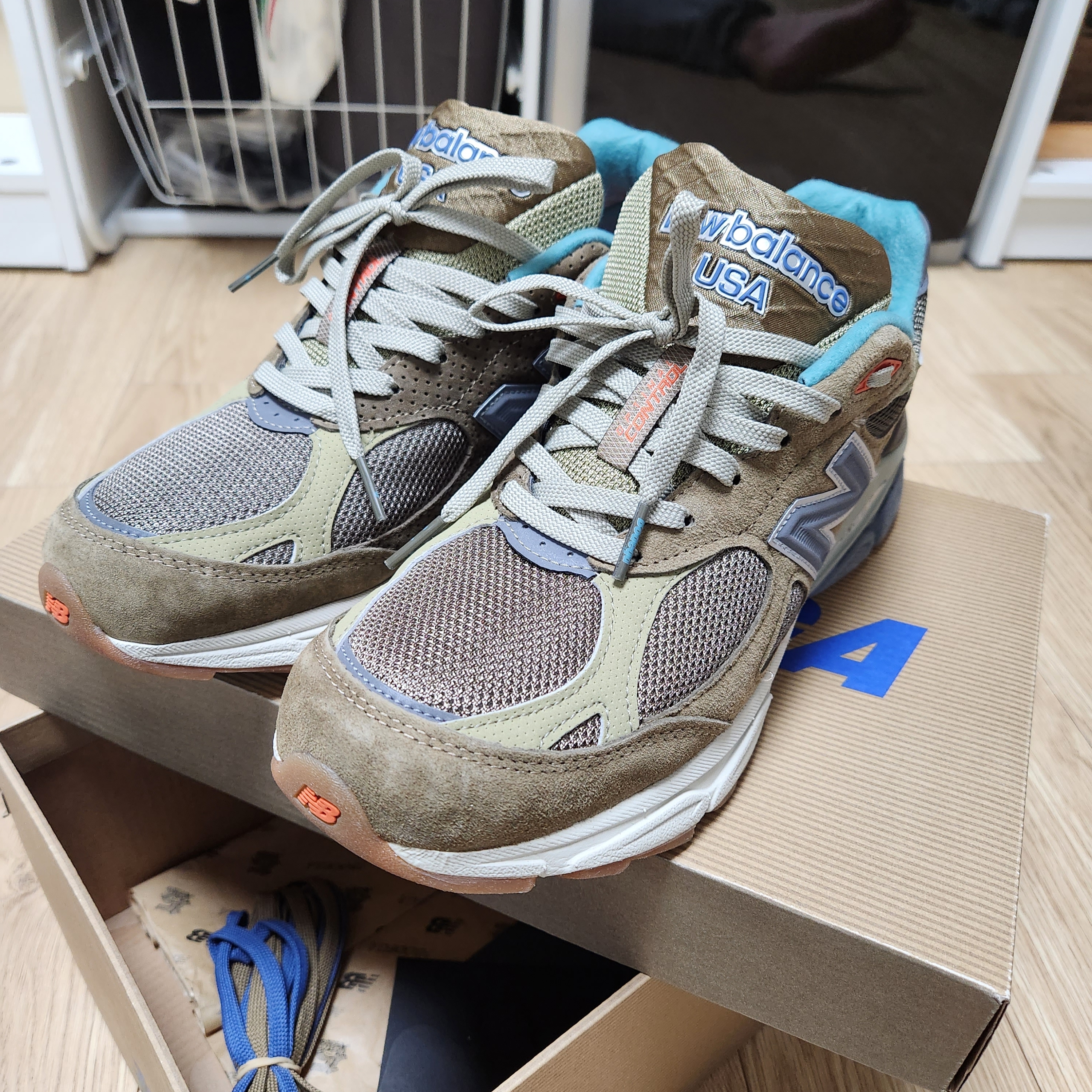 New Balance x Bodega 990v3 Anniversary 착용 스타일