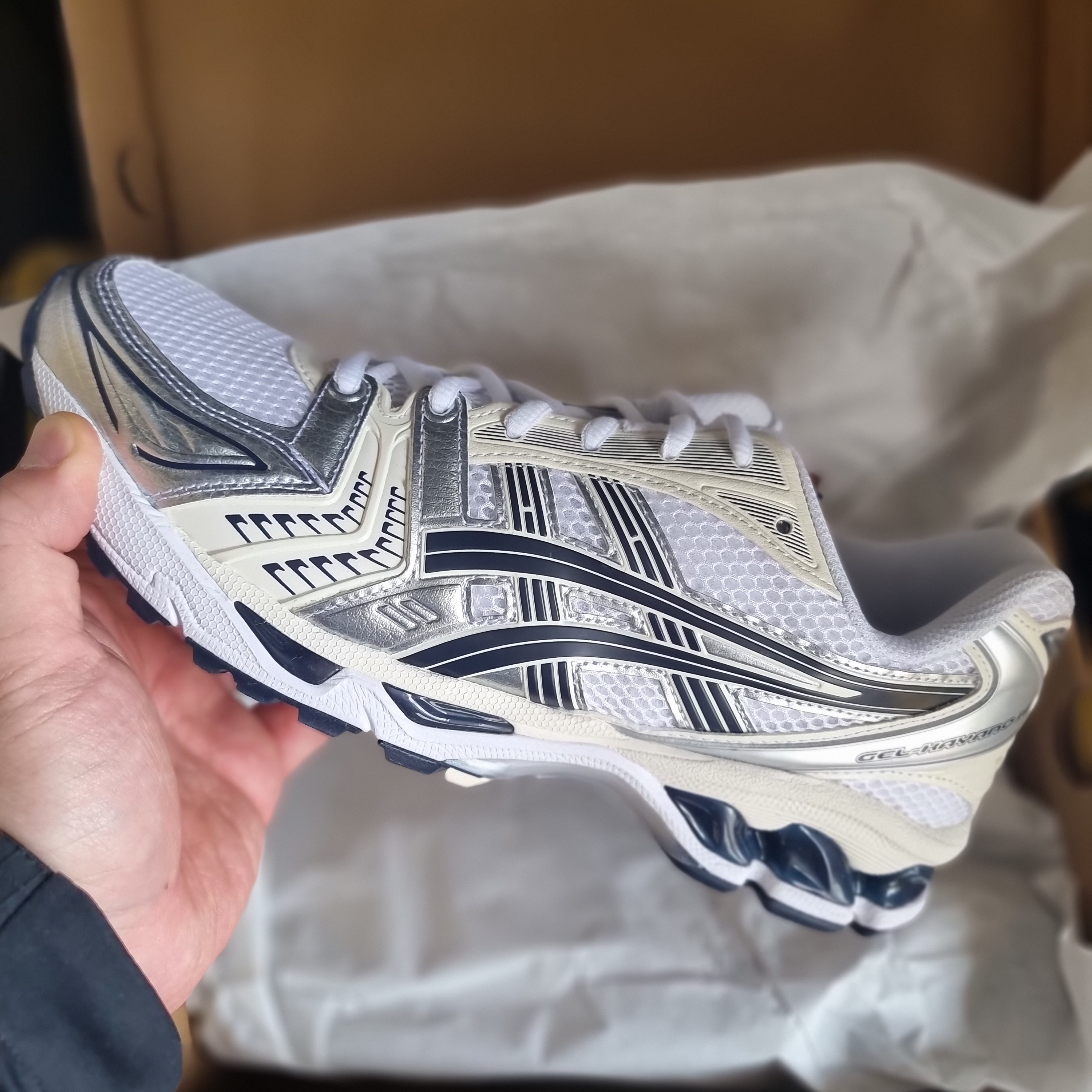 (W) Asics Gel-Kayano 14 White Midnight 착용 스타일 - 1