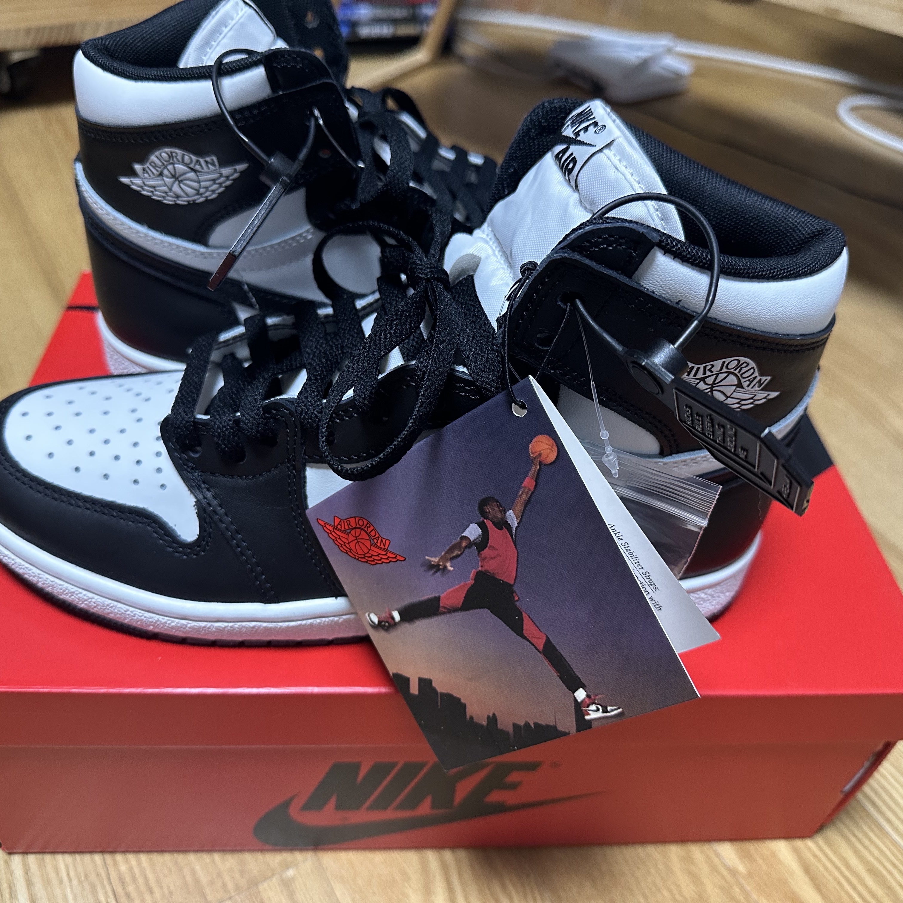 Jordan 1 High 85 Black White 착용 스타일