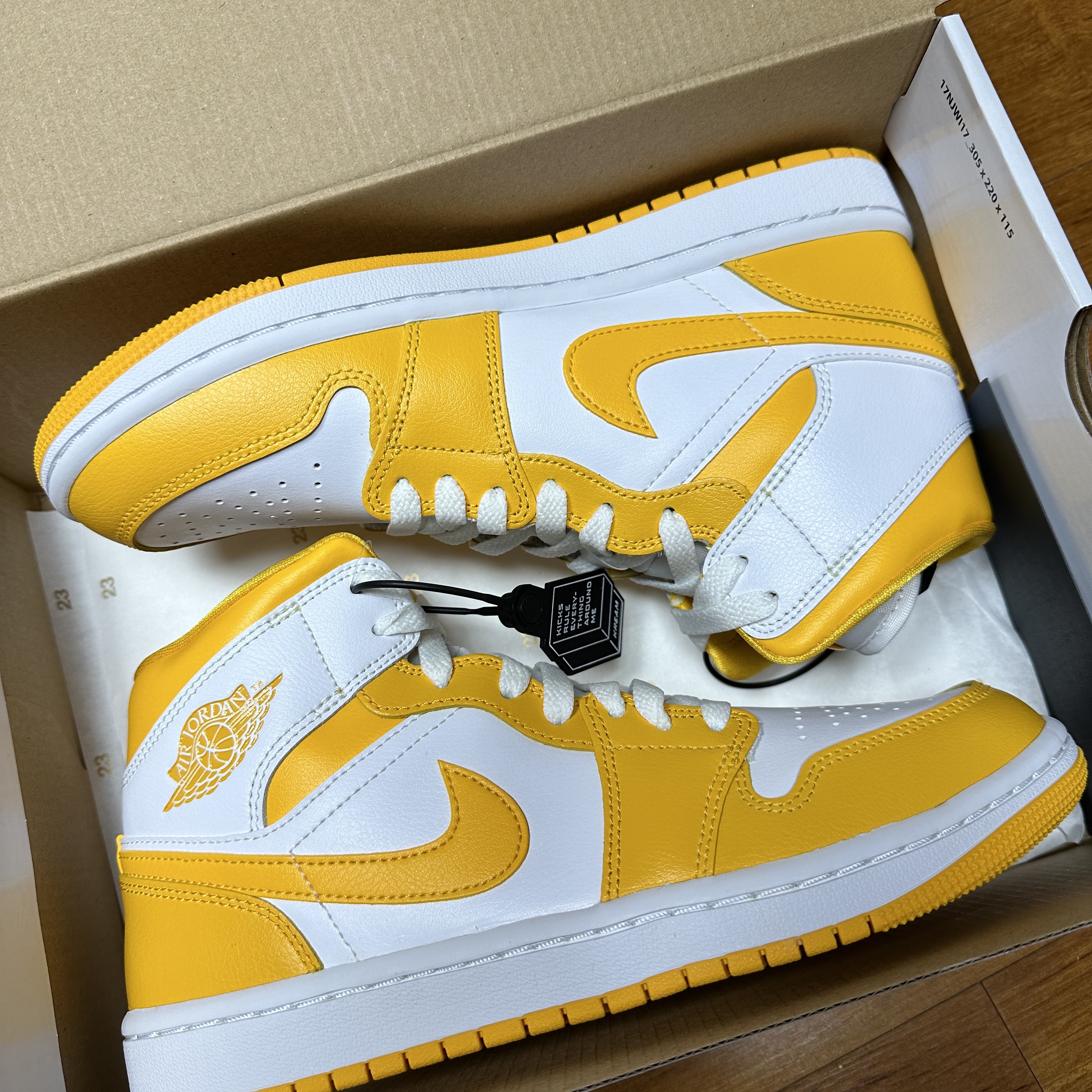 (W) Jordan 1 Mid University Gold 착용 스타일