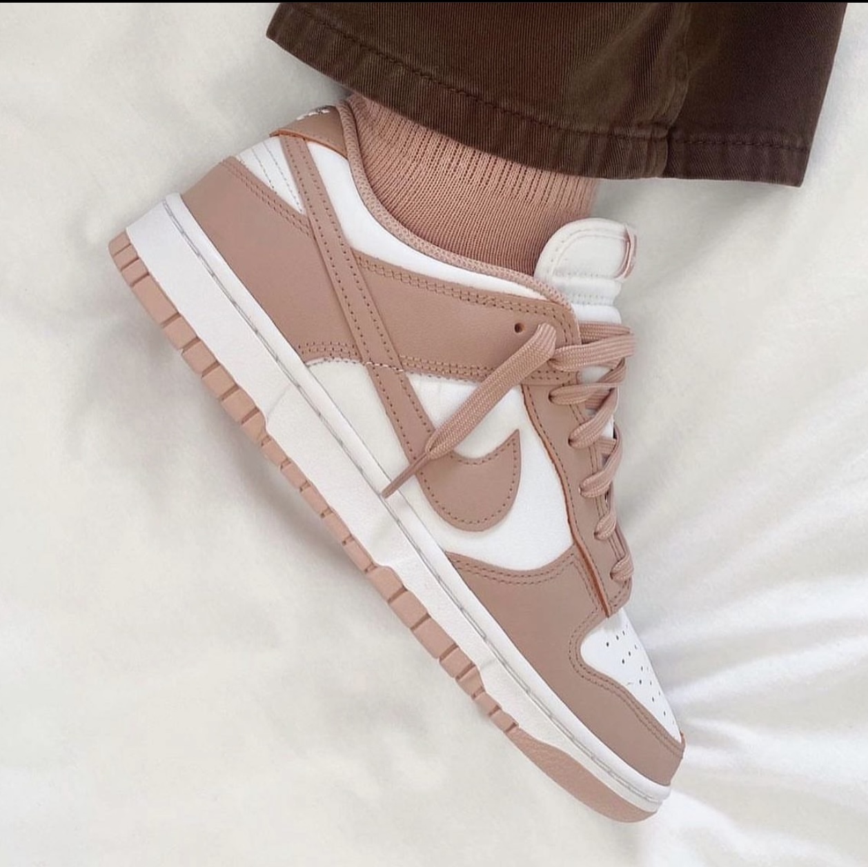 (W) Nike Dunk Low Rose Whisper 착용 스타일 - 1