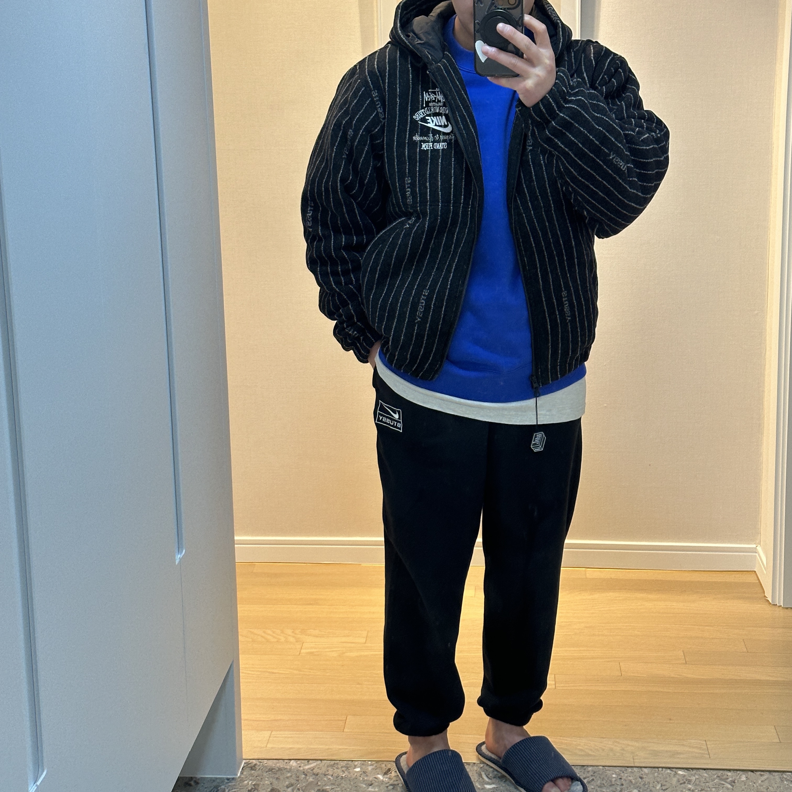 Nike x Stussy NRG Striped Wool Jacket Black (DR4023-010), Nike x Stussy NRG Acid Washed Crewneck Game Royal (DR4024-480) 착용 스타일