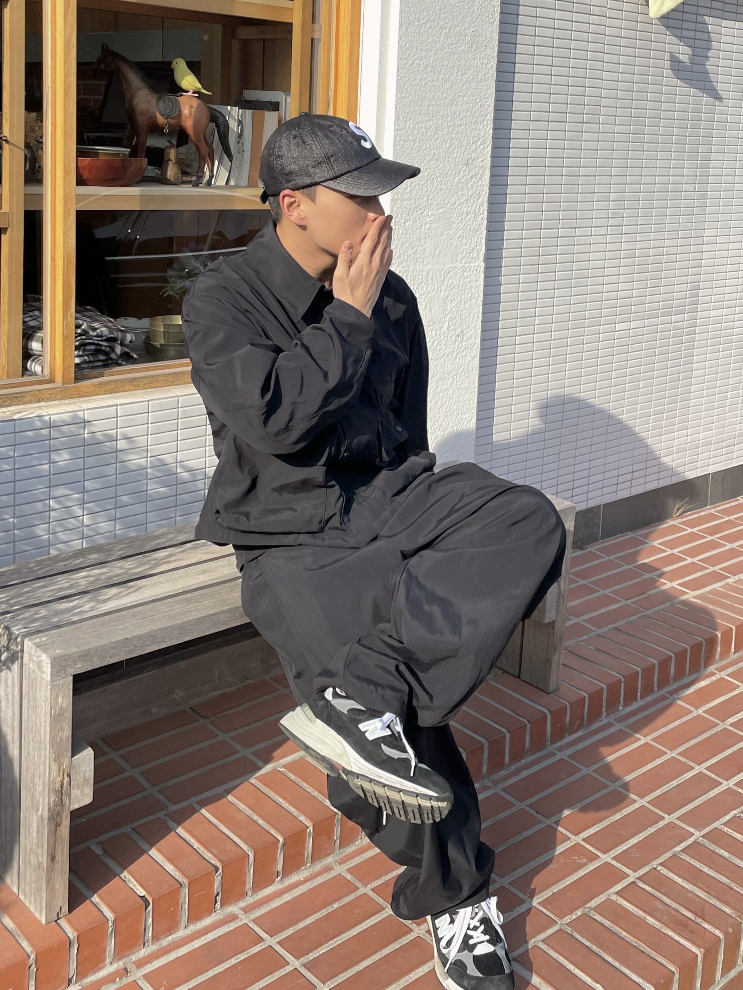 New Balance 992 Made in USA Black Grey, Supreme Raffia S Logo 6-Panel Black - 22SS 착용 스타일