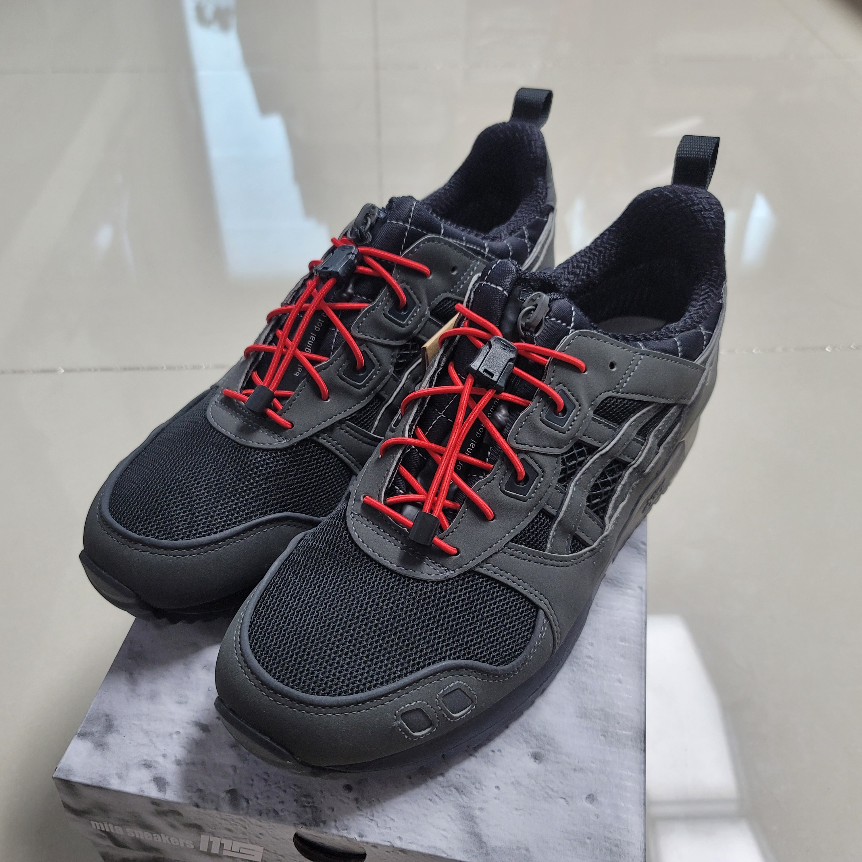 Asics x Bal x Mita Sneakers Gel-Lyte III OG Gore-Tex Gunmetal Black 착용 스타일 - 1