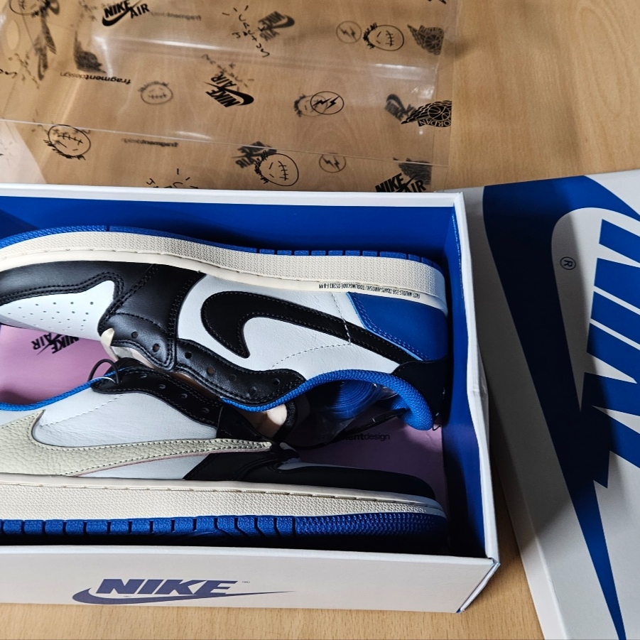 Jordan 1 x Travis Scott x Fragment Retro Low OG SP Military Blue 착용 스타일