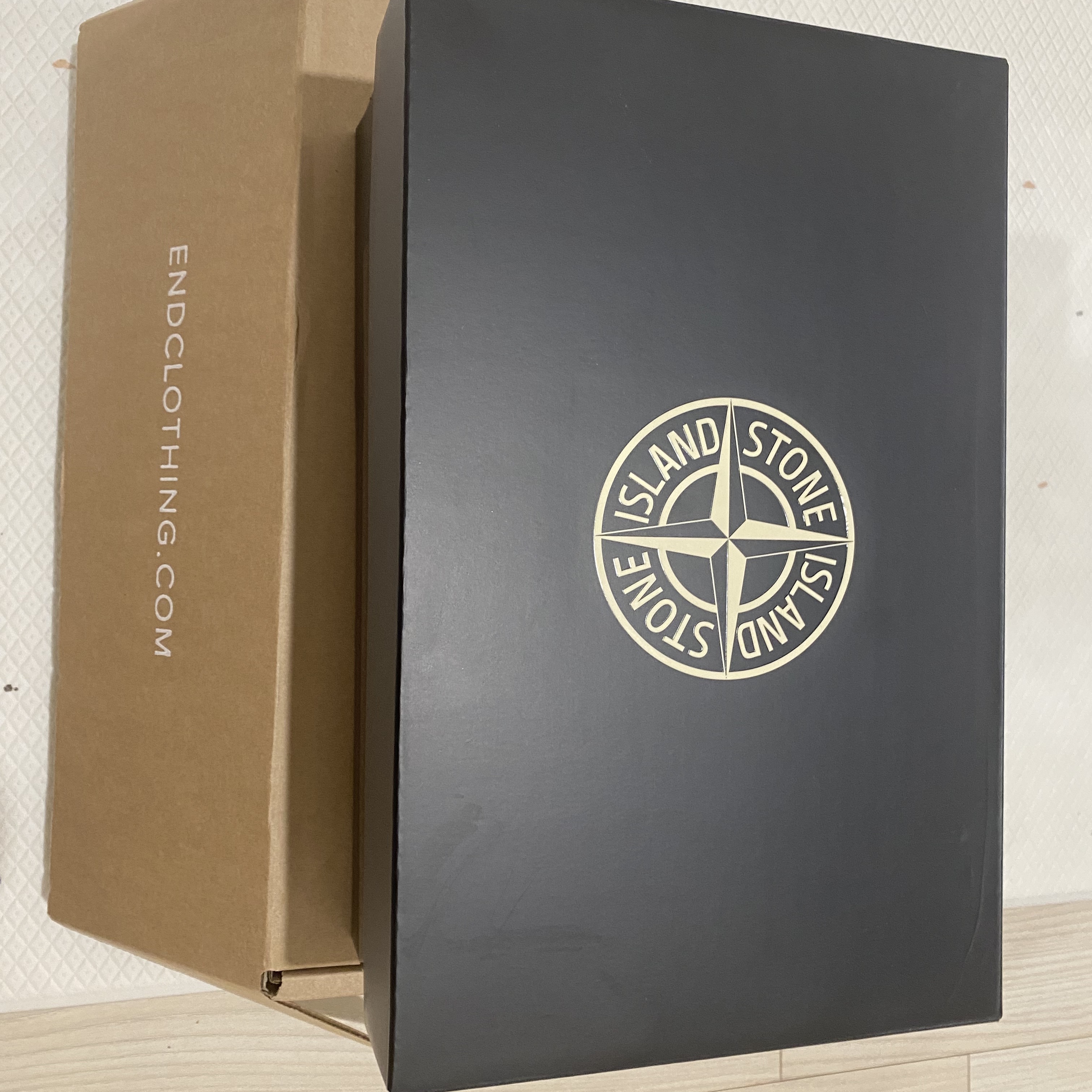 New Balance x Stone Island 574 Legacy Green 착용 스타일 - 5