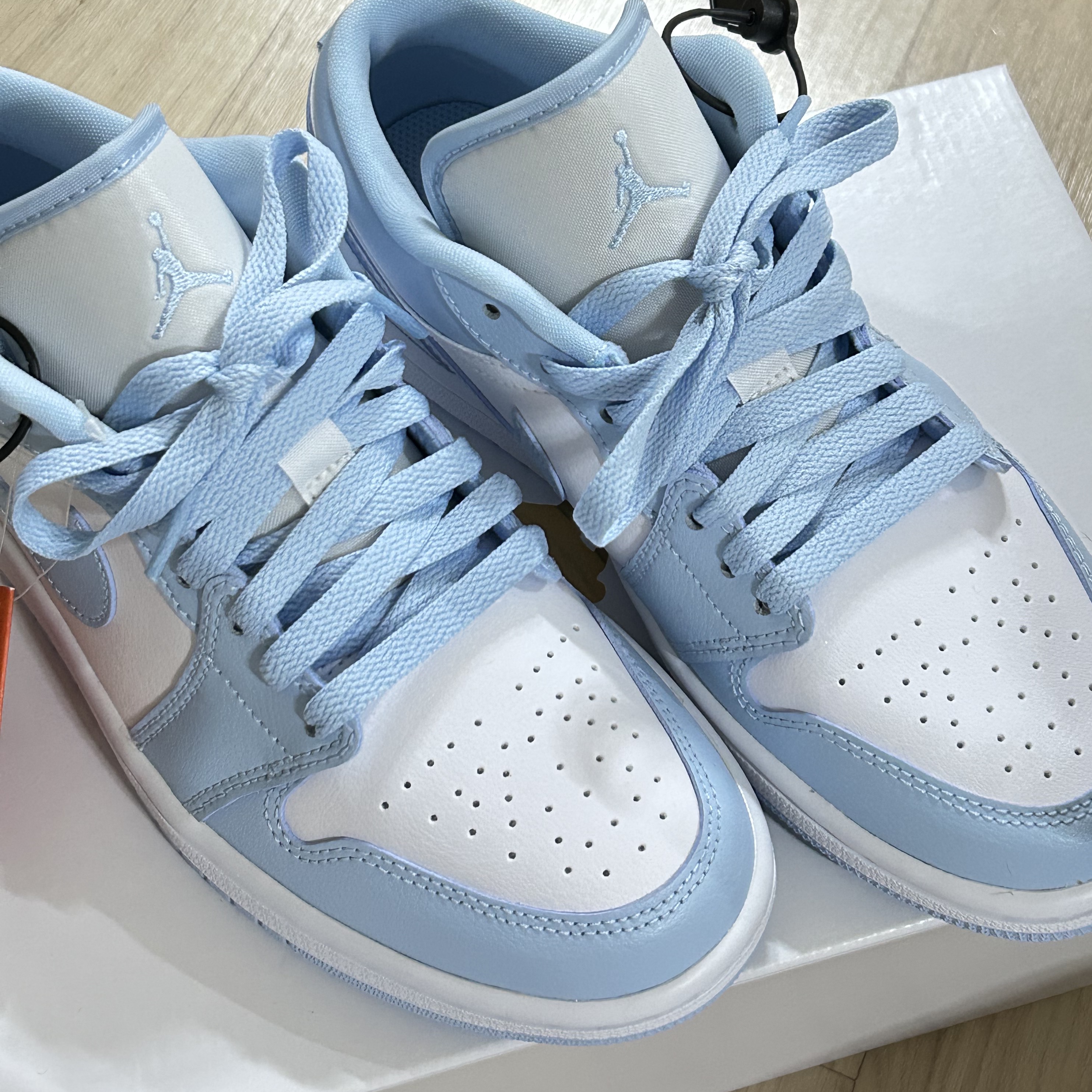 (W) Jordan 1 Low White Ice Blue 착용 스타일 - 2
