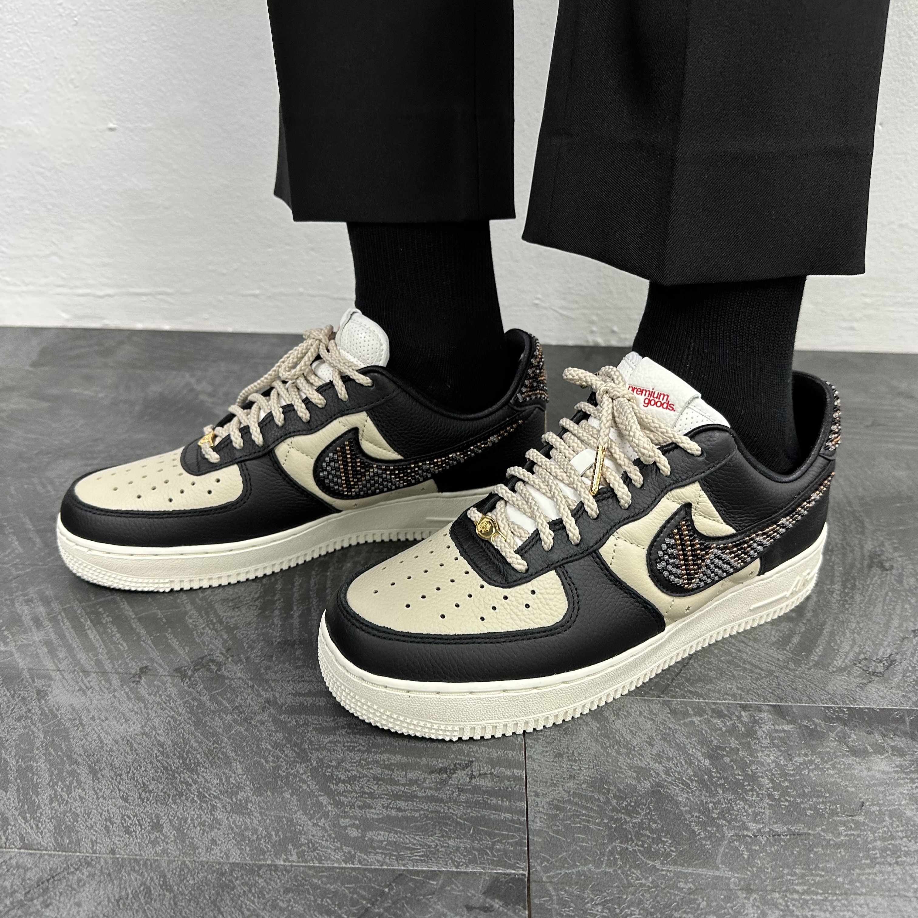 (W) Nike x Premium Goods Air Force 1 Low Black Sand 착용 스타일