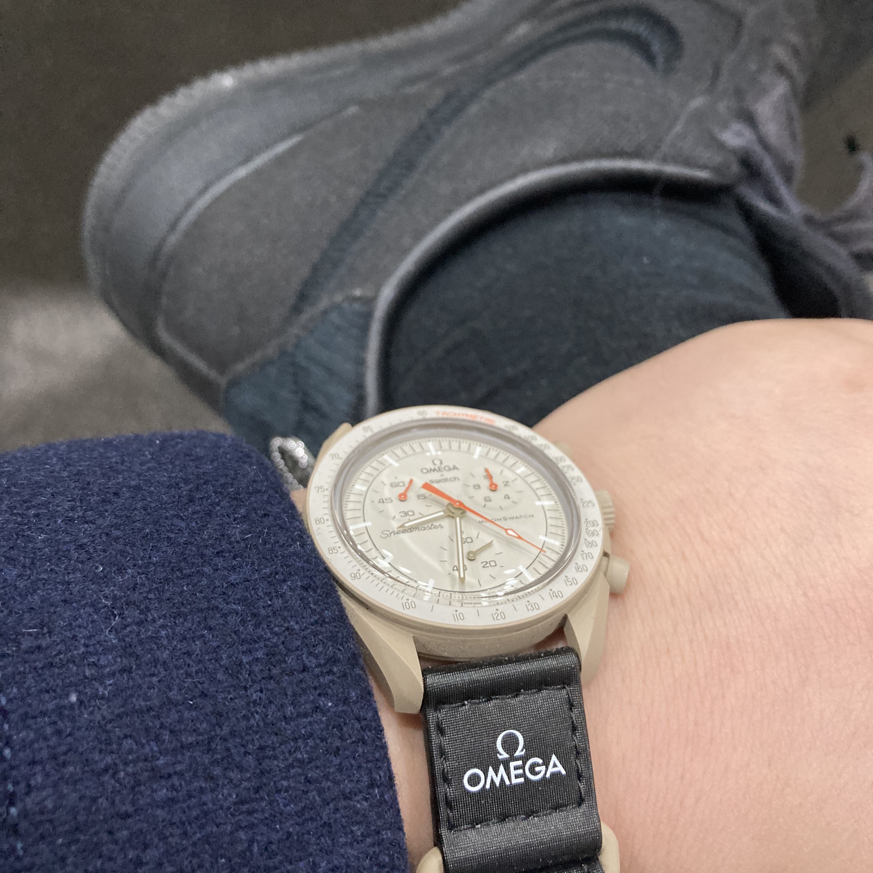 Swatch x Omega Bioceramic MoonSwatch Mission To Jupiter 착용 스타일