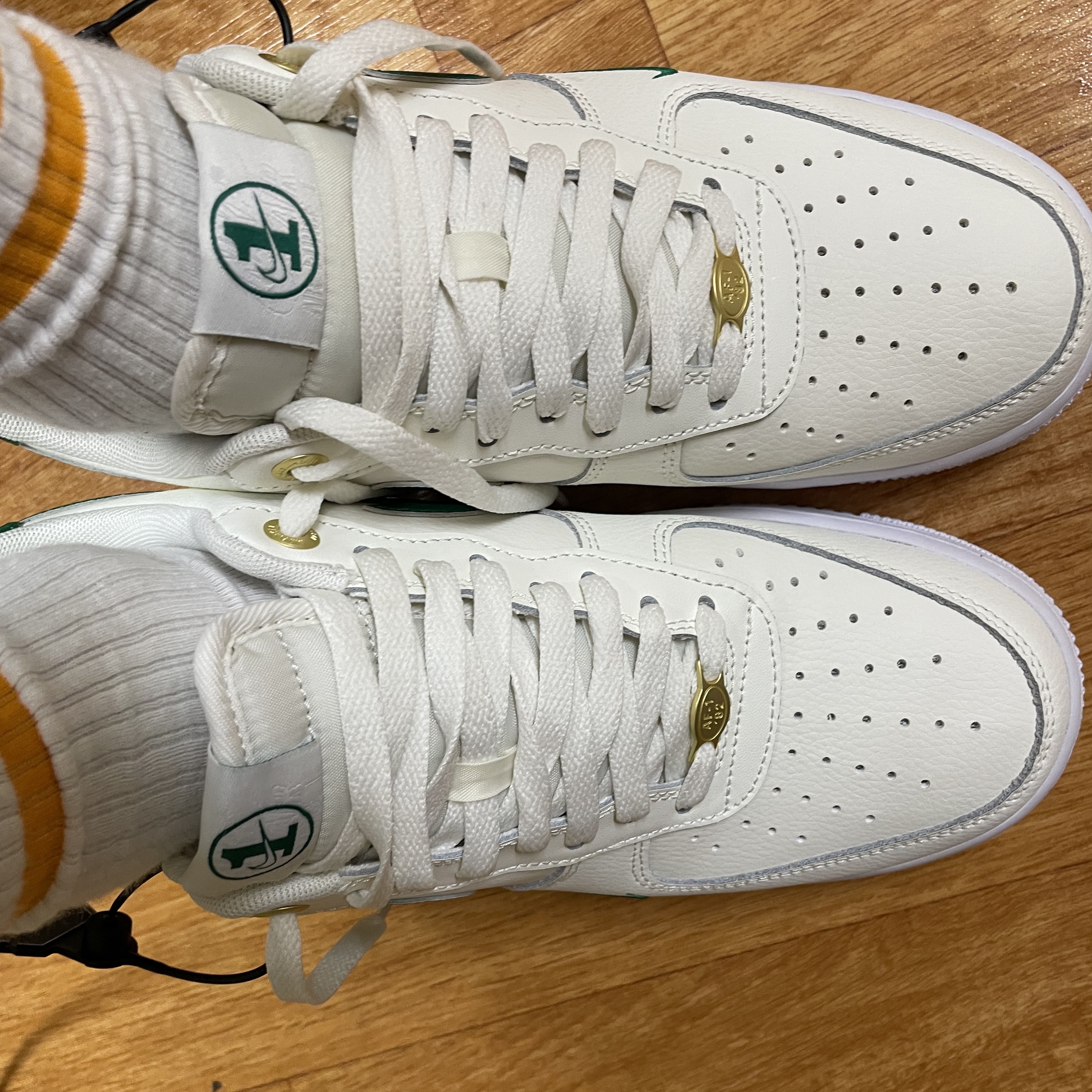 Nike Air Force 1 '07 LV8 40th Anniversary Join Forces Sail Malachite 착용 스타일 - 1