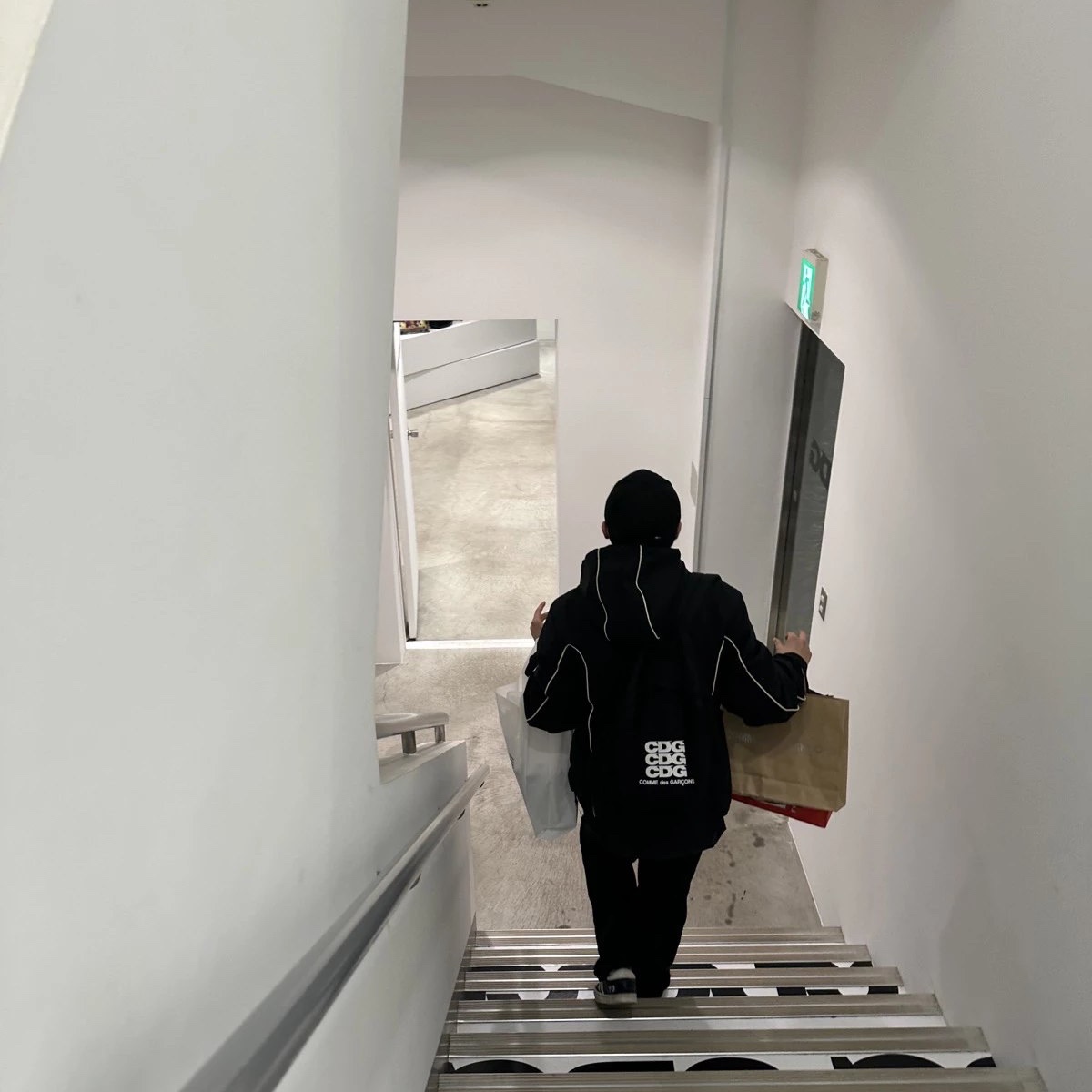 CDG Backpack Black, Diesel J-Hives Windbreaker with Contrast Piping Black 착용 스타일 - 2