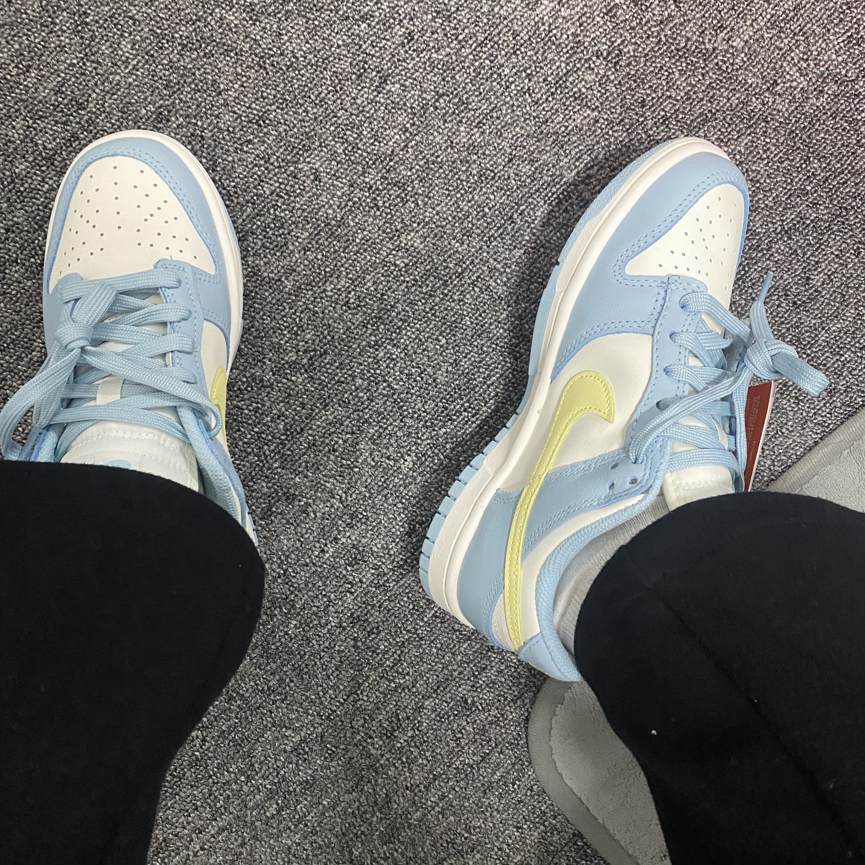(W) Nike Dunk Low Sail Citron Tint 착용 스타일 - 3