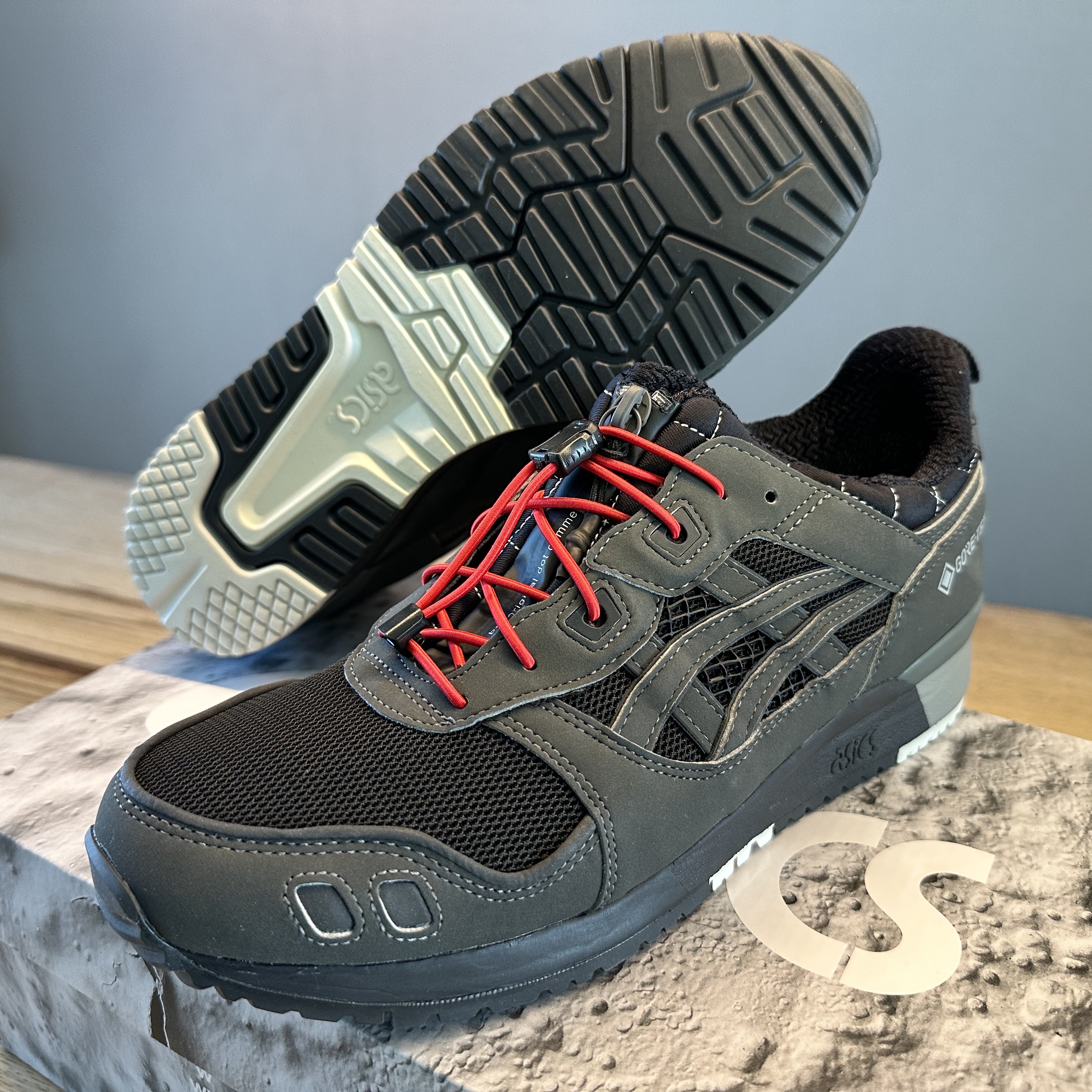 Asics x Bal x Mita Sneakers Gel-Lyte III OG Gore-Tex Gunmetal Black 착용 스타일 - 2