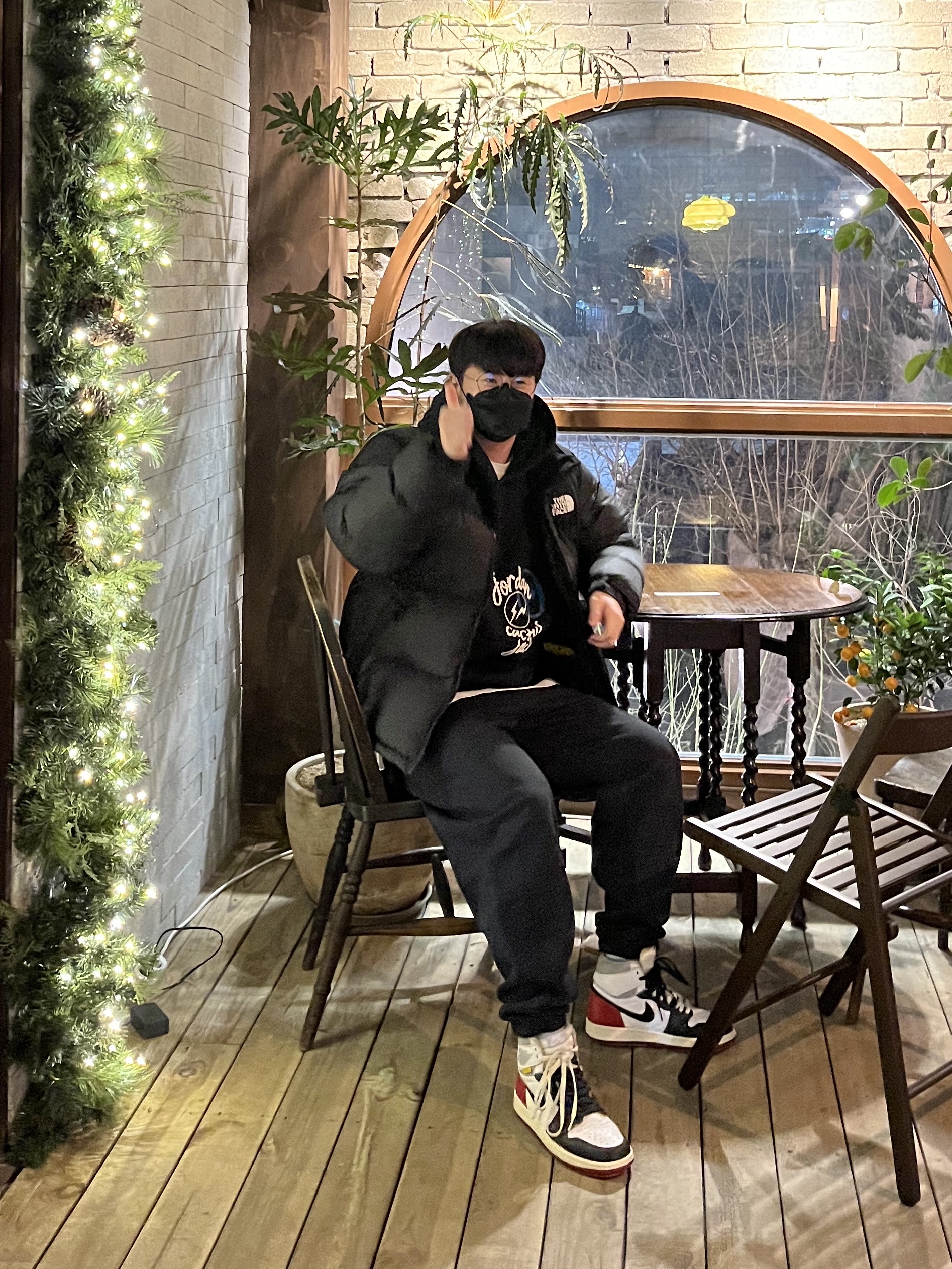 Jordan 1 x Union Retro High Black Toe, Nike NRG Solo Swoosh Fleece Pants Black - US/EU 착용 스타일