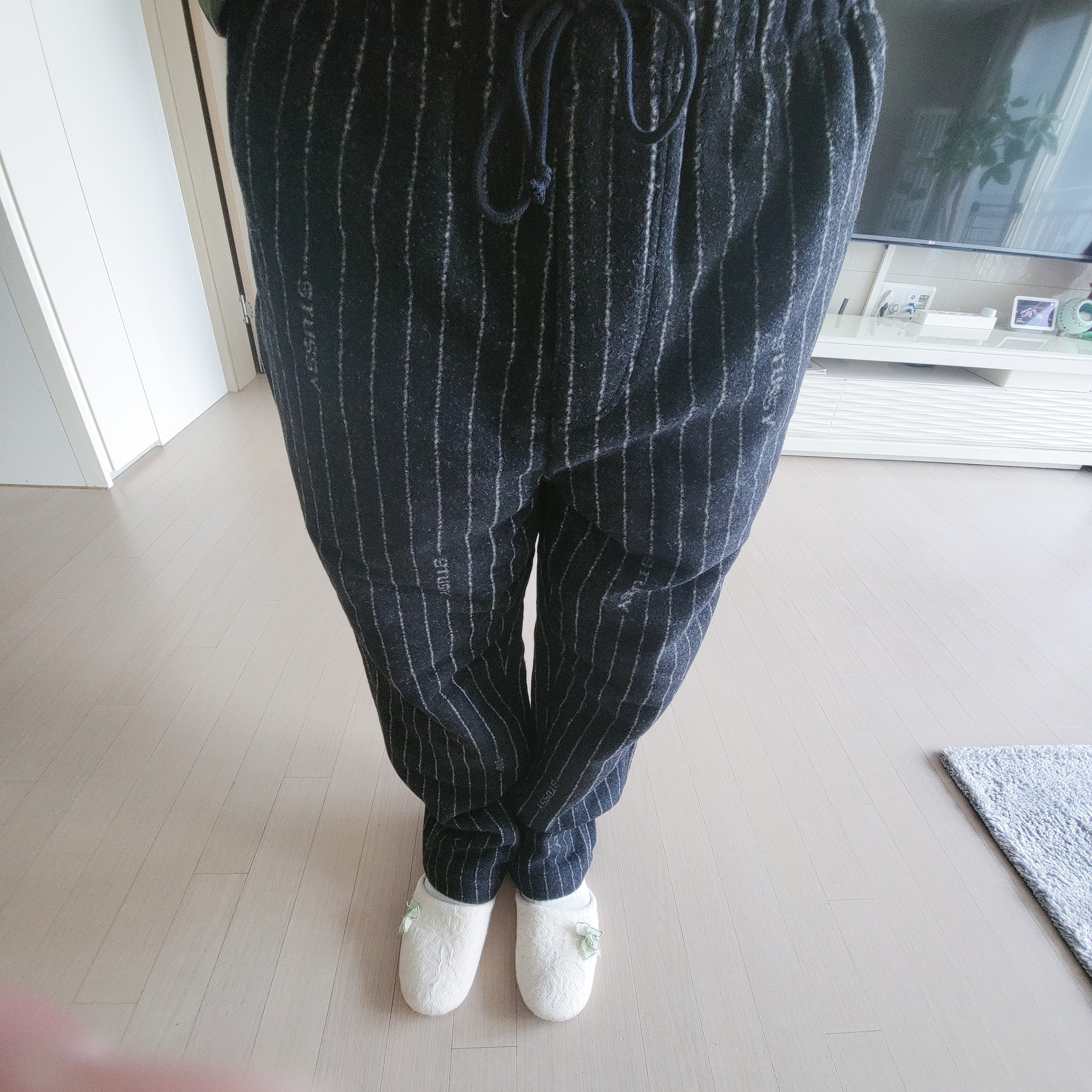 Nike x Stussy NRG Striped Wool Pants Black (DR4021-010) 착용 스타일 - 3