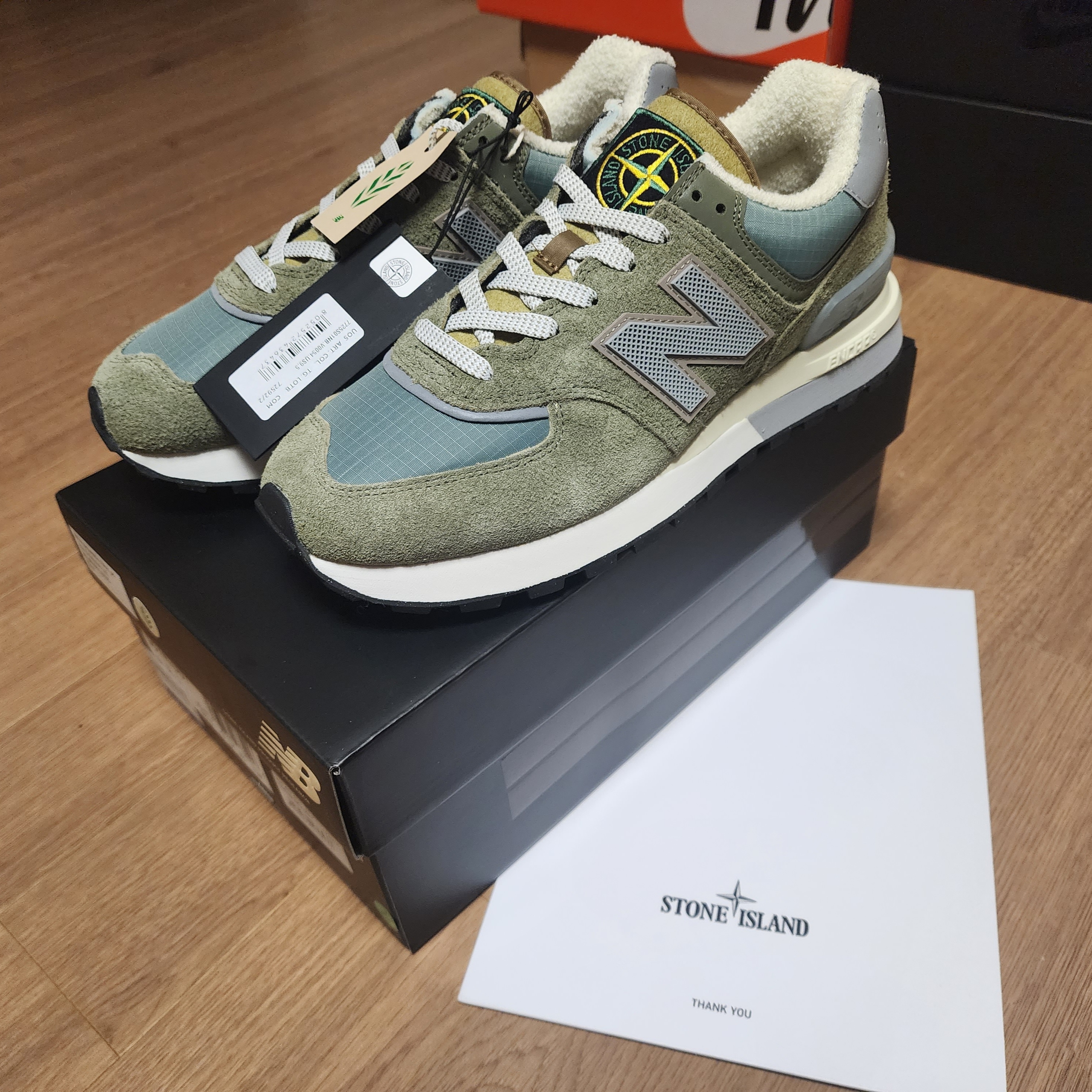 New Balance x Stone Island 574 Legacy Green 착용 스타일
