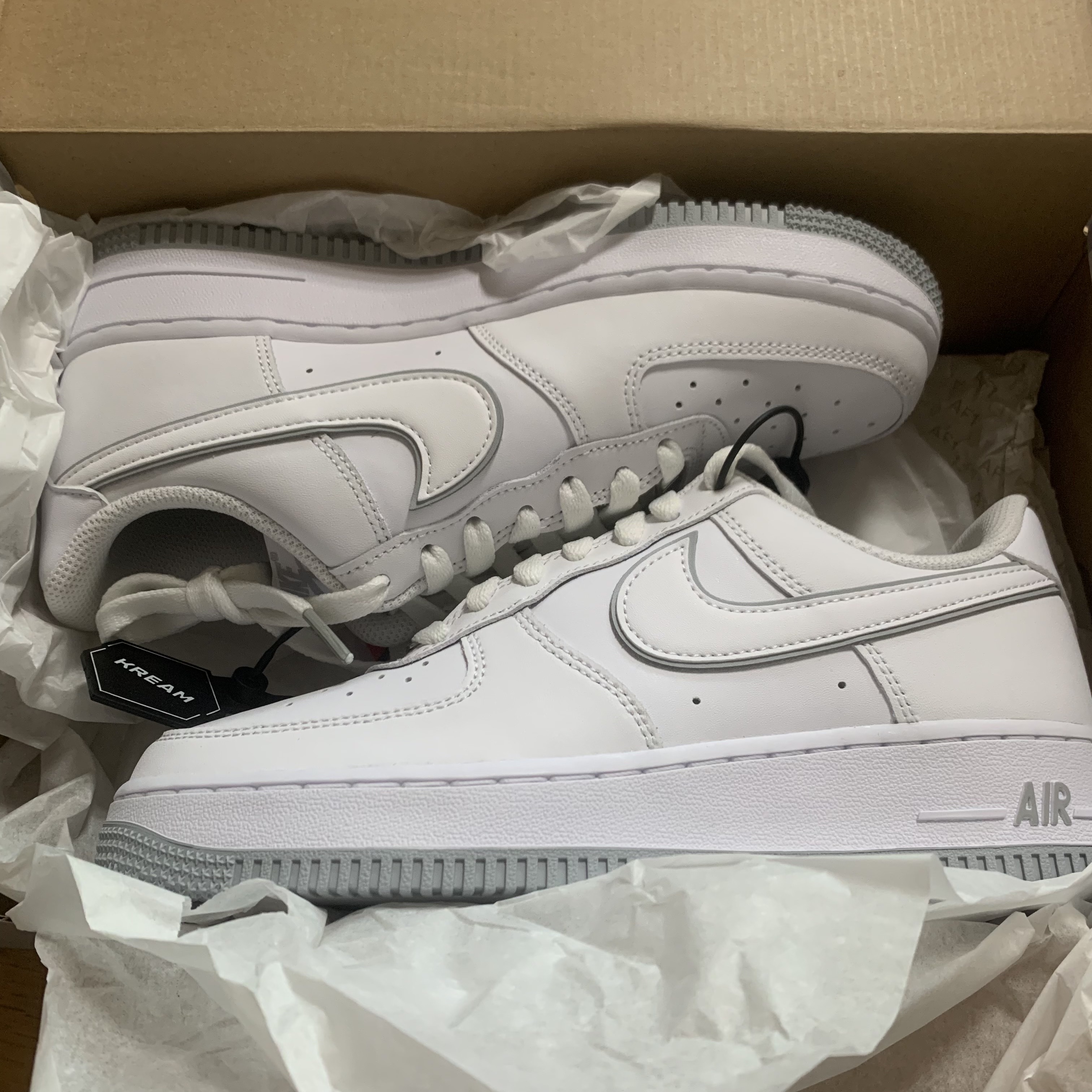 Nike Air Force 1 '07 White Wolf Grey 착용 스타일 - 1