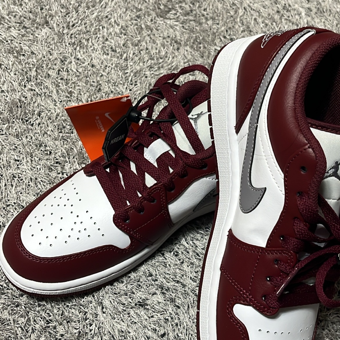 Jordan 1 Low Cherrywood Red 착용 스타일