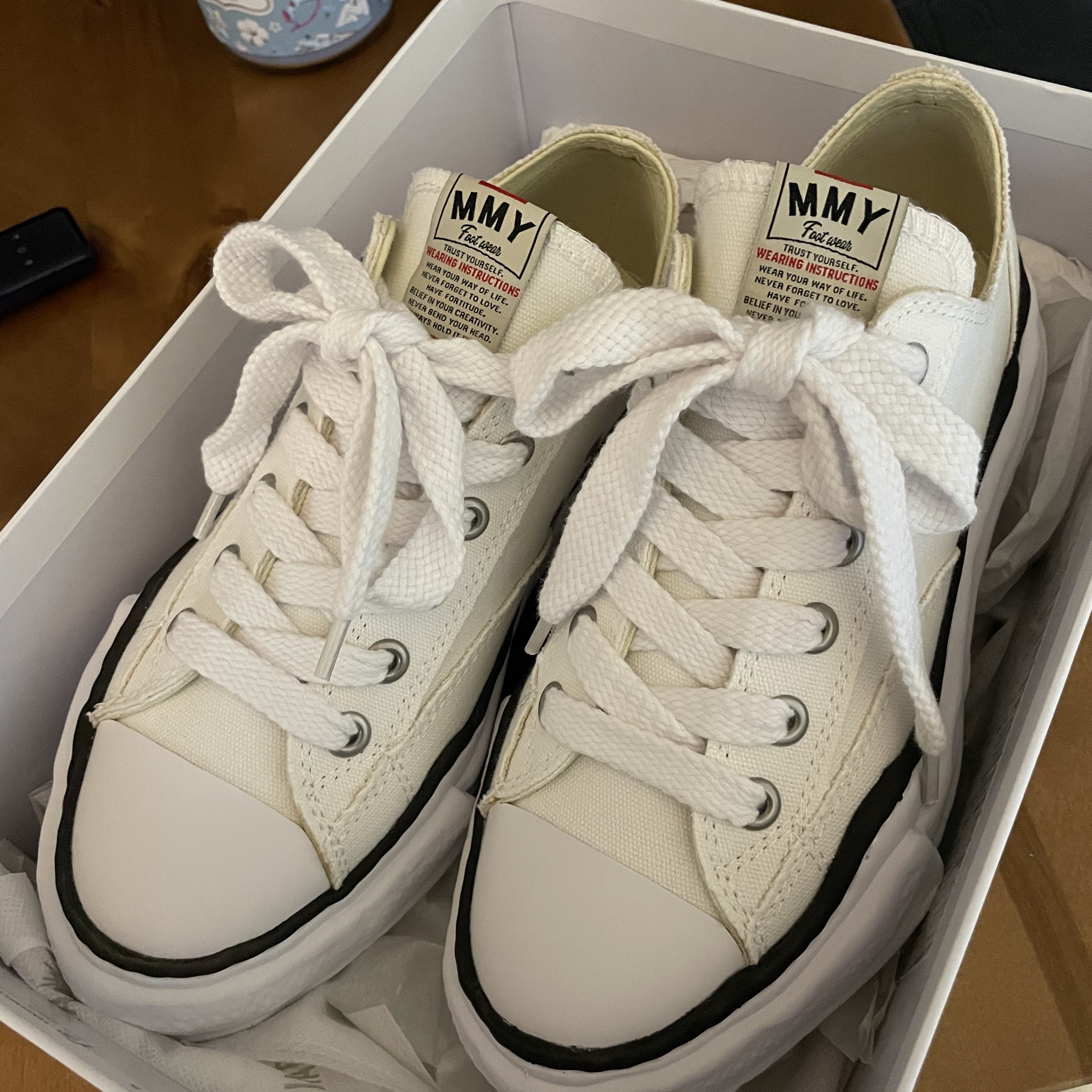 Maison Mihara Yasuhiro Peterson OG Sole Canvas Low Sneakers White 착용 스타일