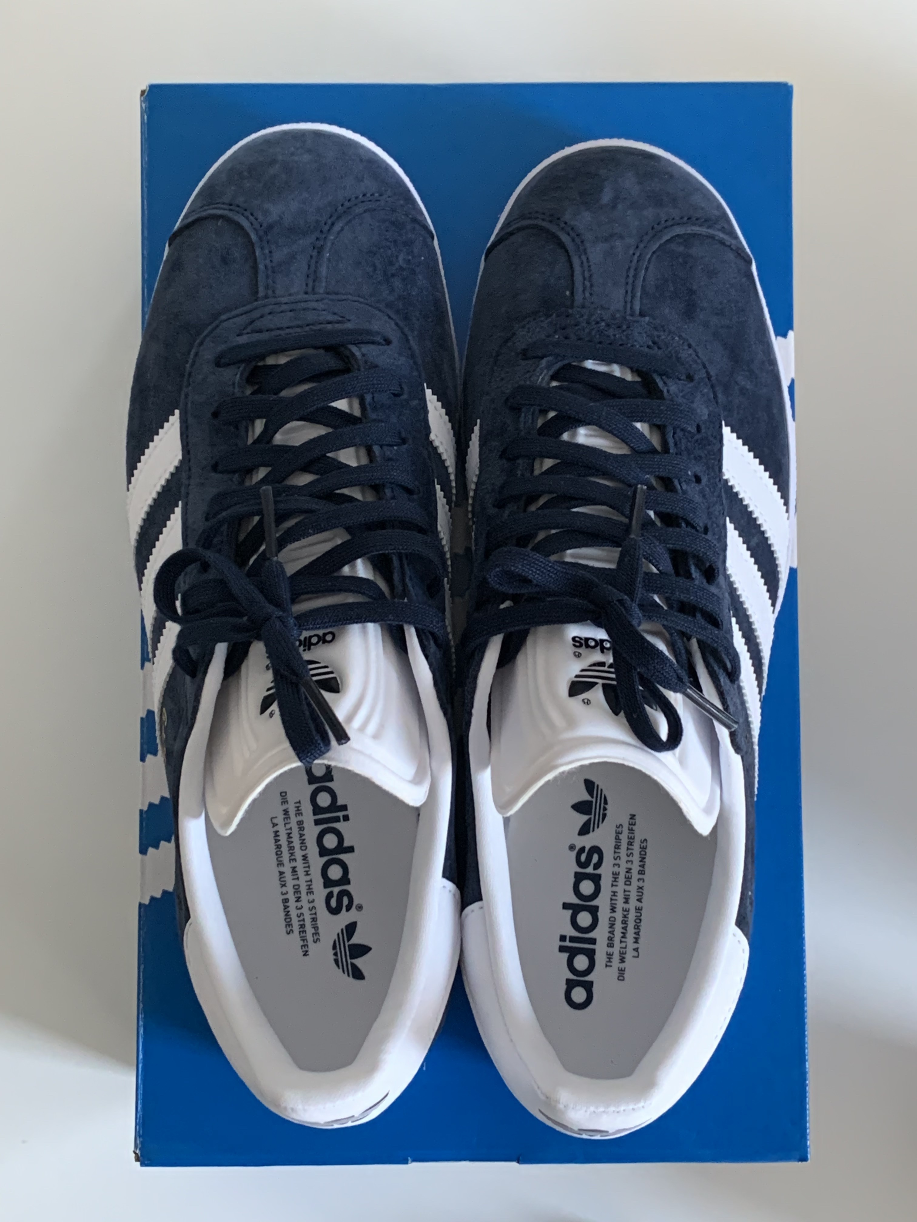 Adidas Gazelle Collegiate Navy 착용 스타일
