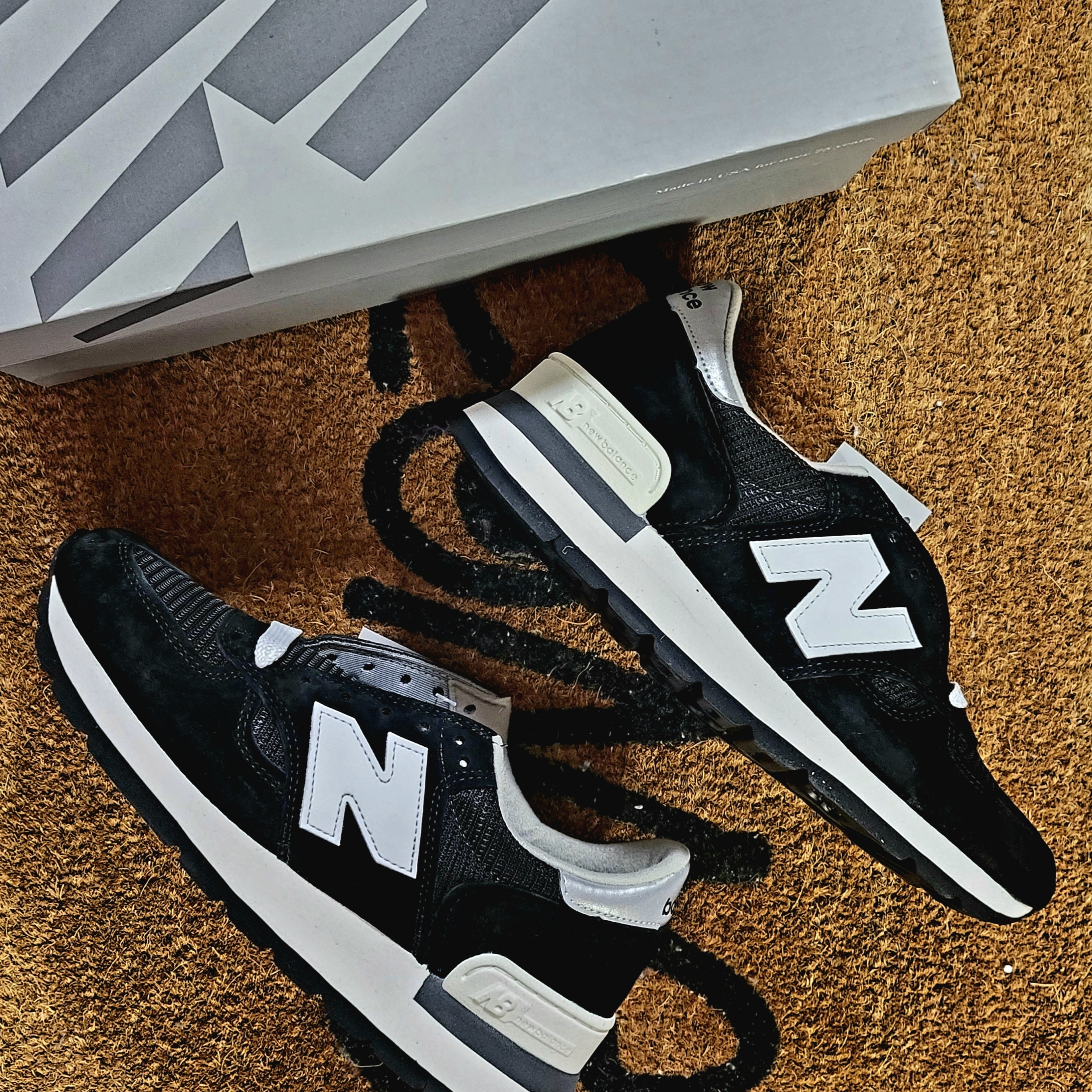New Balance 990v1 Made in USA Black 착용 스타일