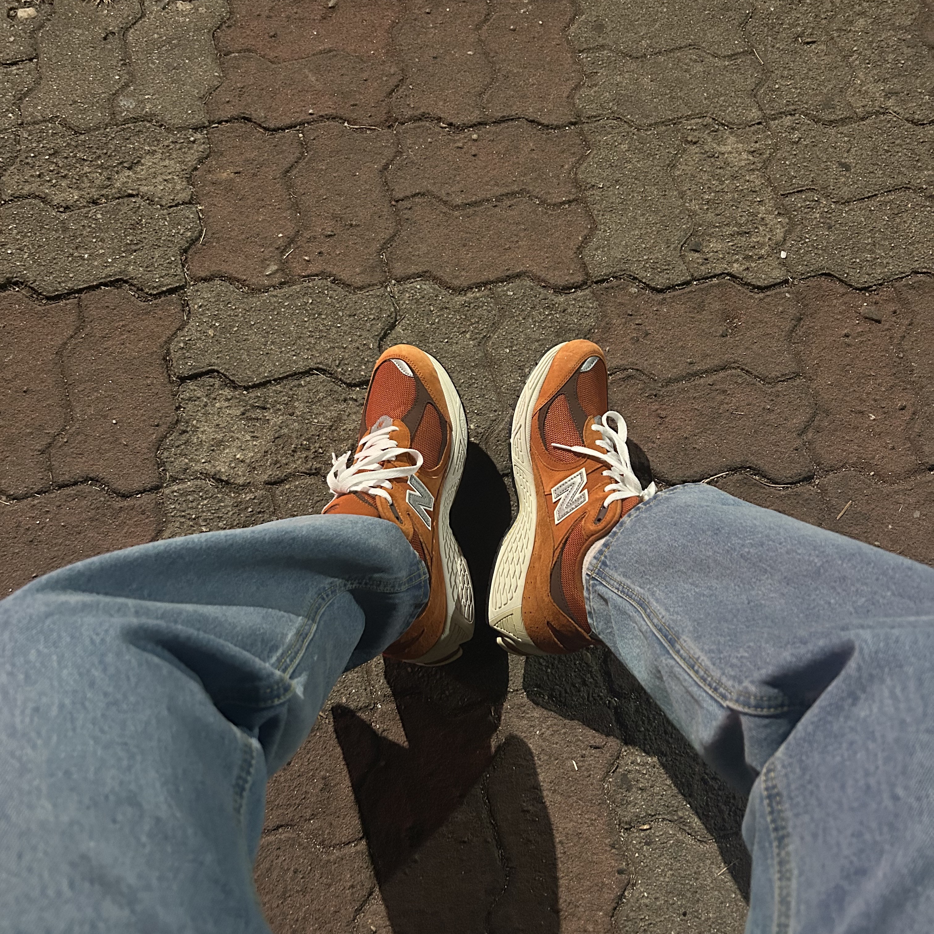 New Balance 2002R Rust Oxide 착용 스타일